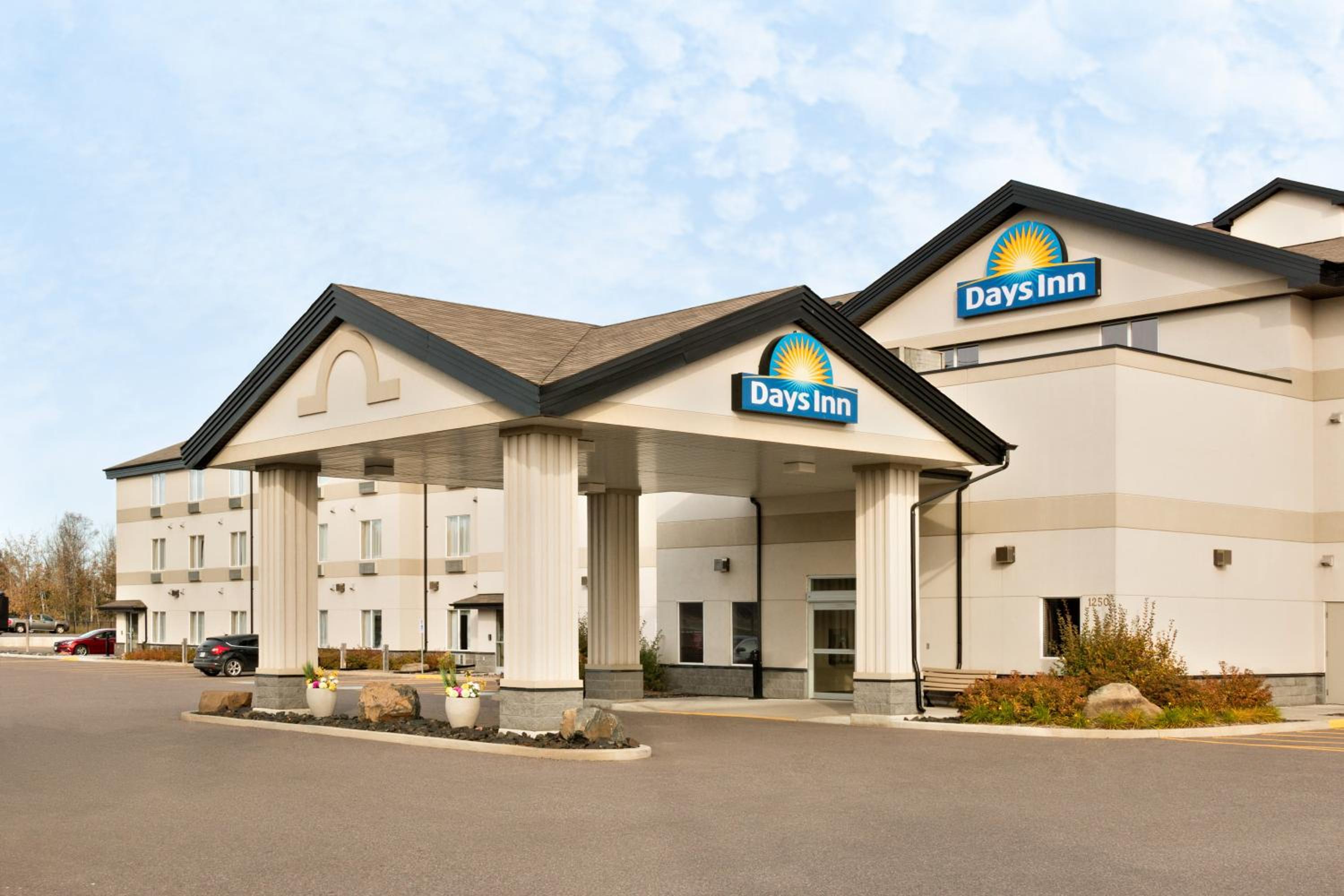 Thunder Bay Vacations - Days Inn by Wyndham Thunder Bay North - Property Image 1