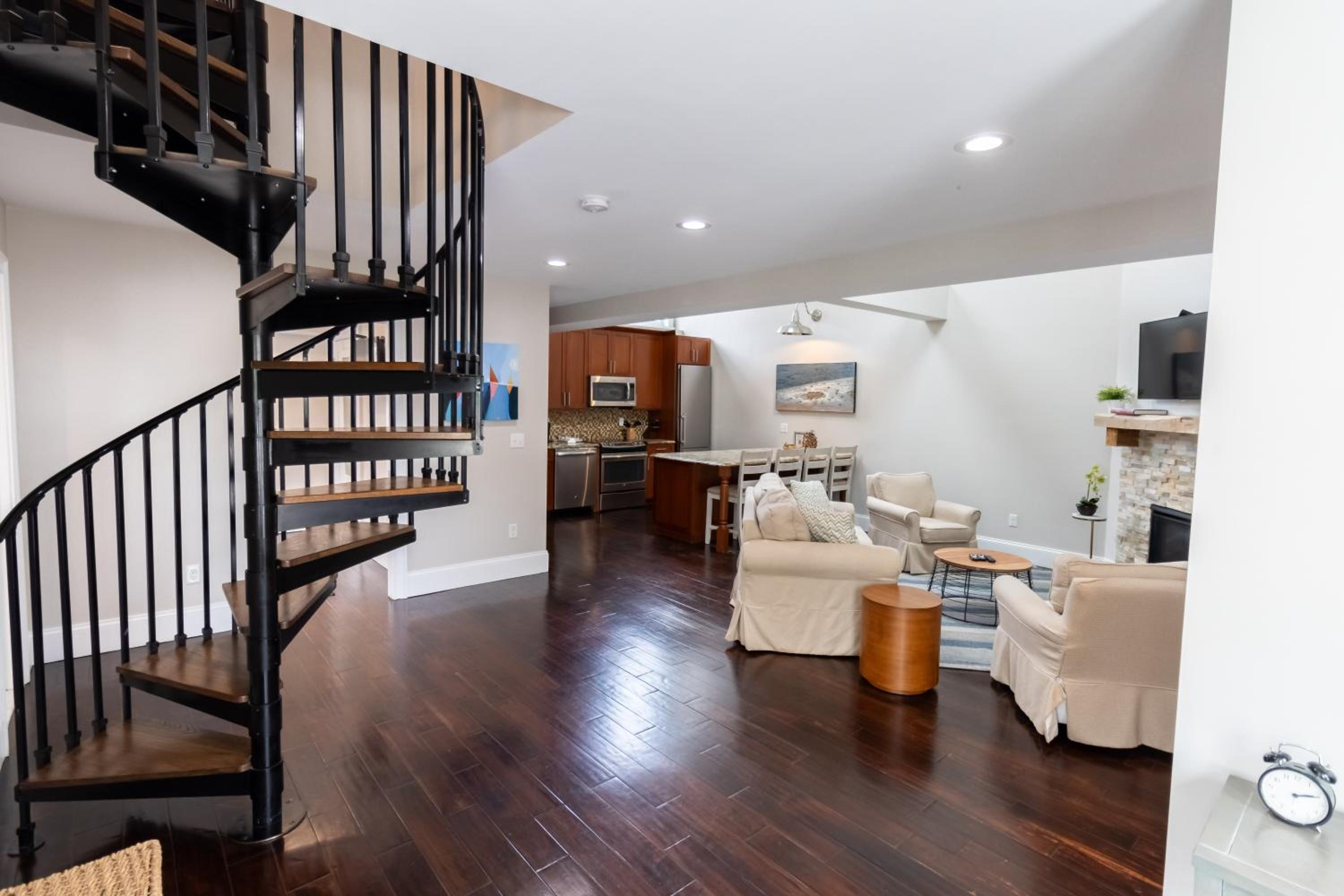 The Newport Lofts - 543 Thames Street