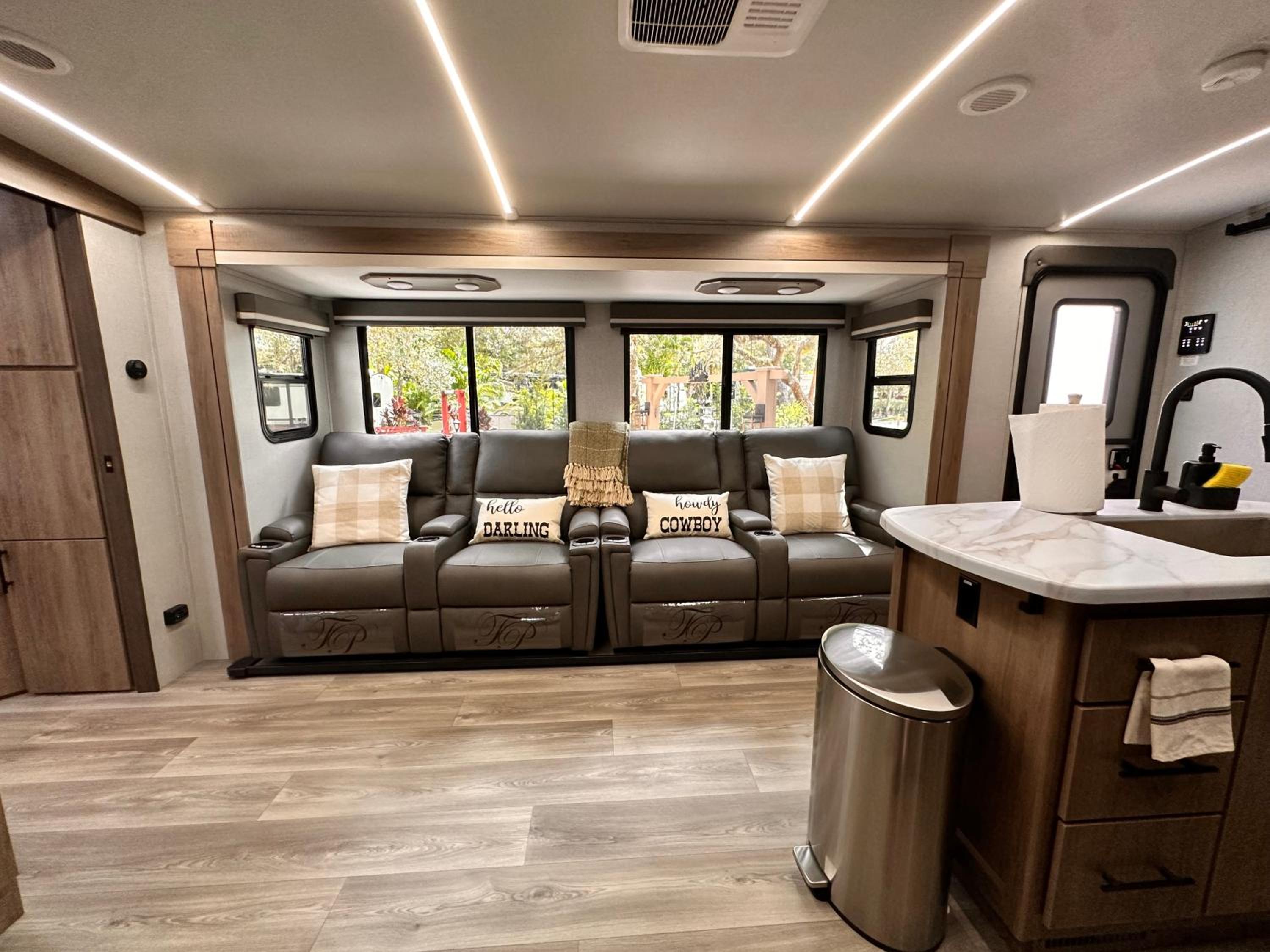 Camper RV in River Ranch - Property Image 24