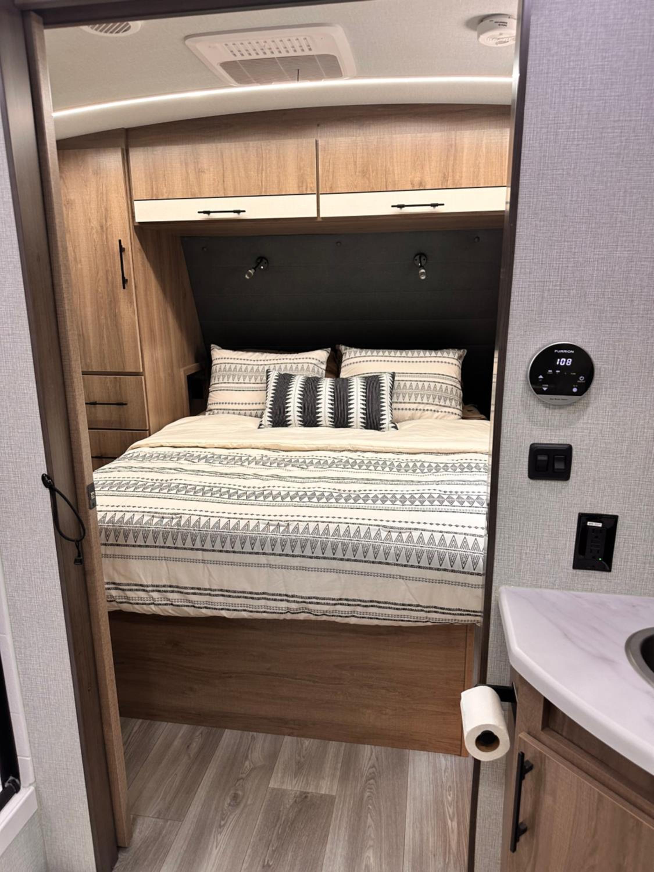 Camper RV in River Ranch - Property Image 21