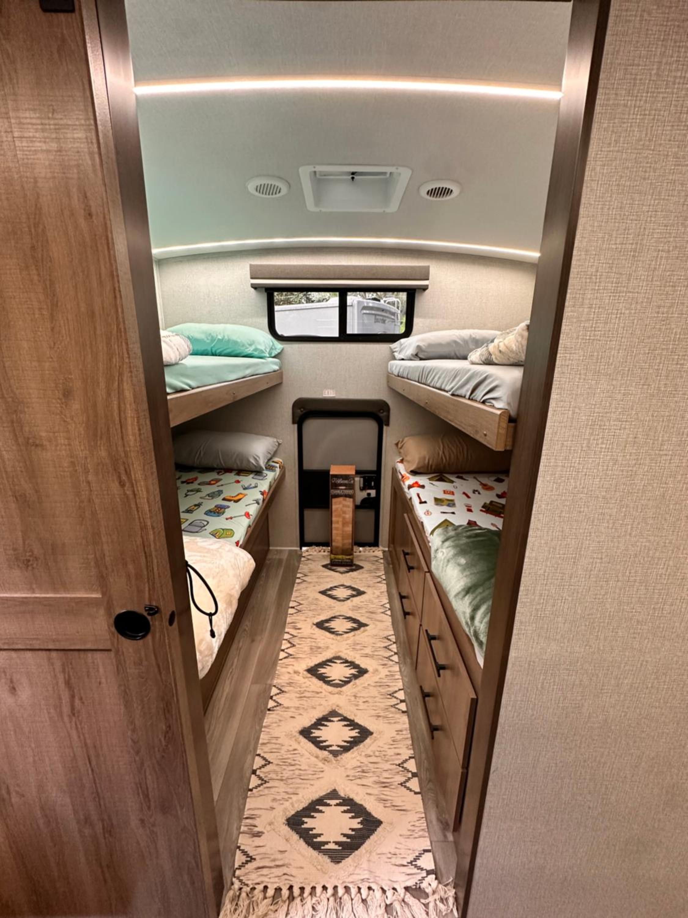 Camper RV in River Ranch - Property Image 20