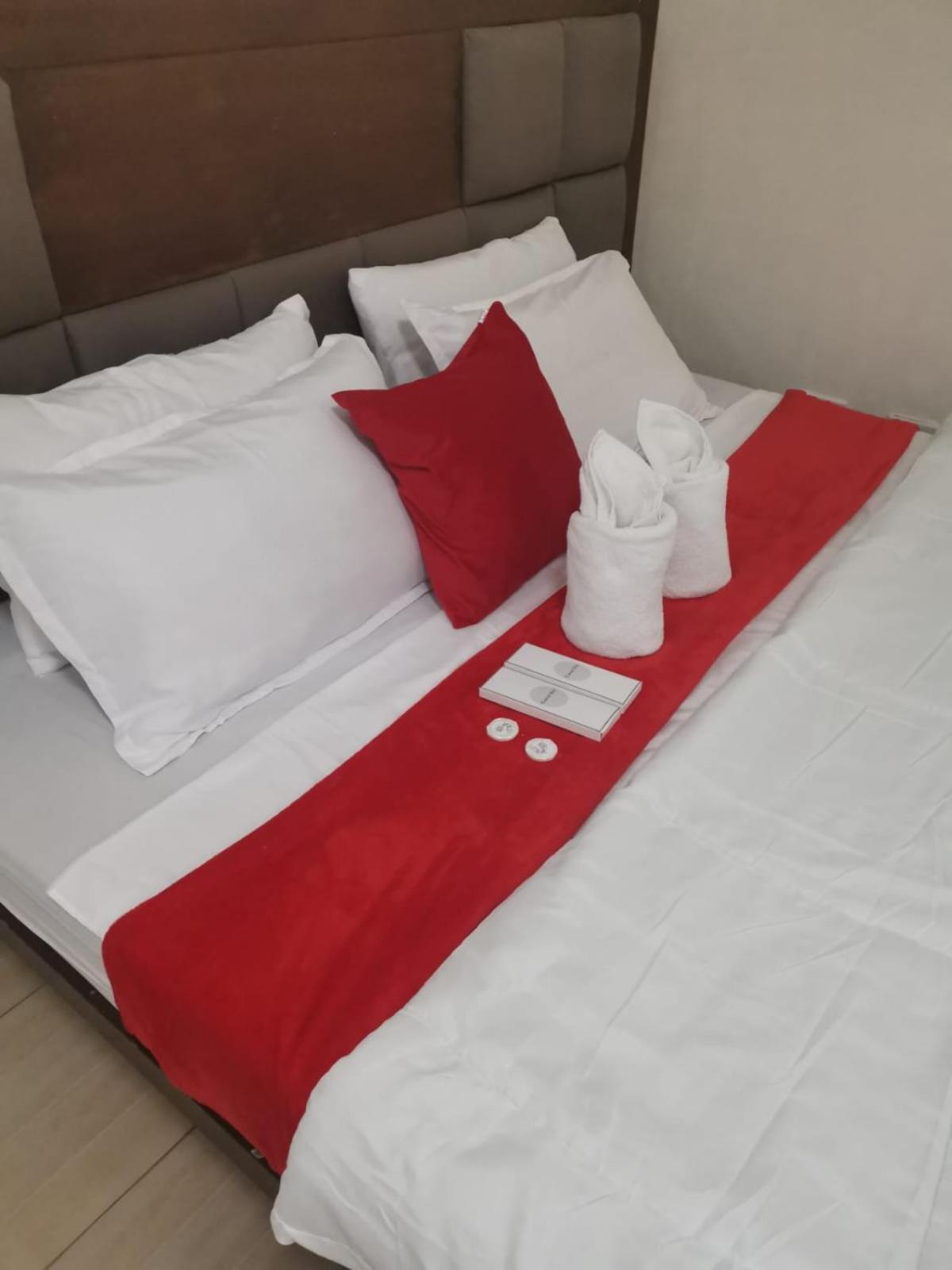 Big King room near SM - Fast WIFI view 3