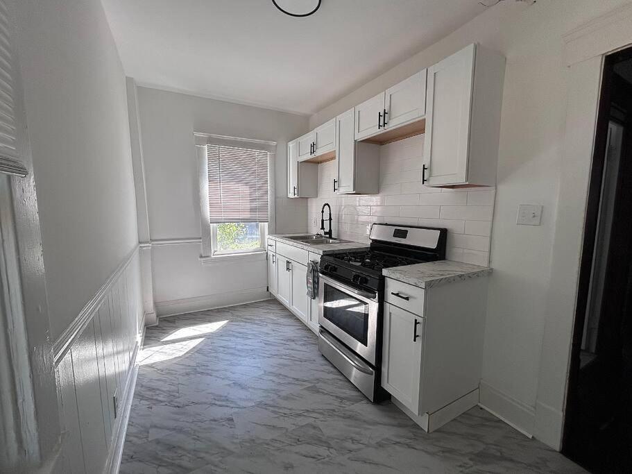 2Bed Apt Near University Hospital view 3