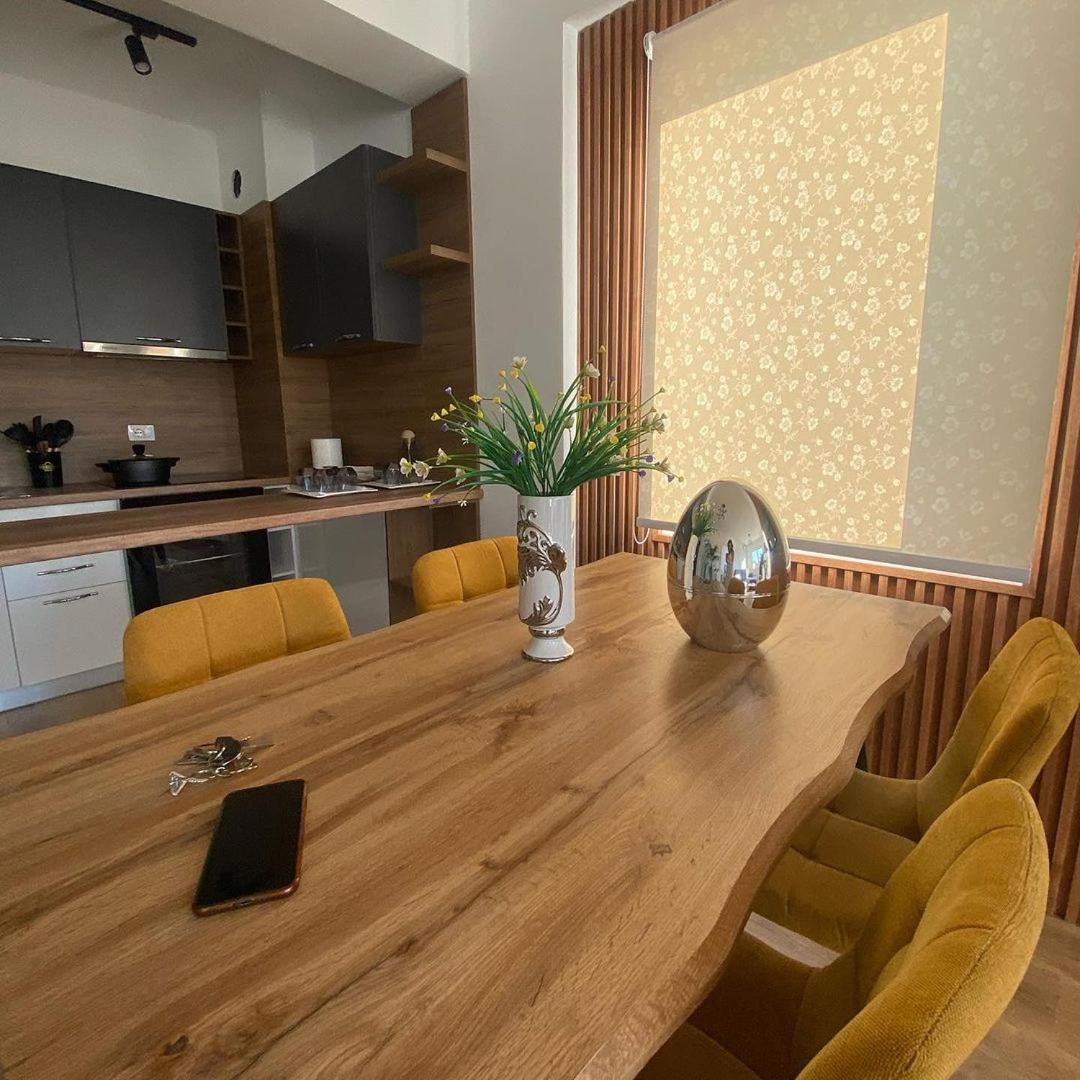 Hira Apartment