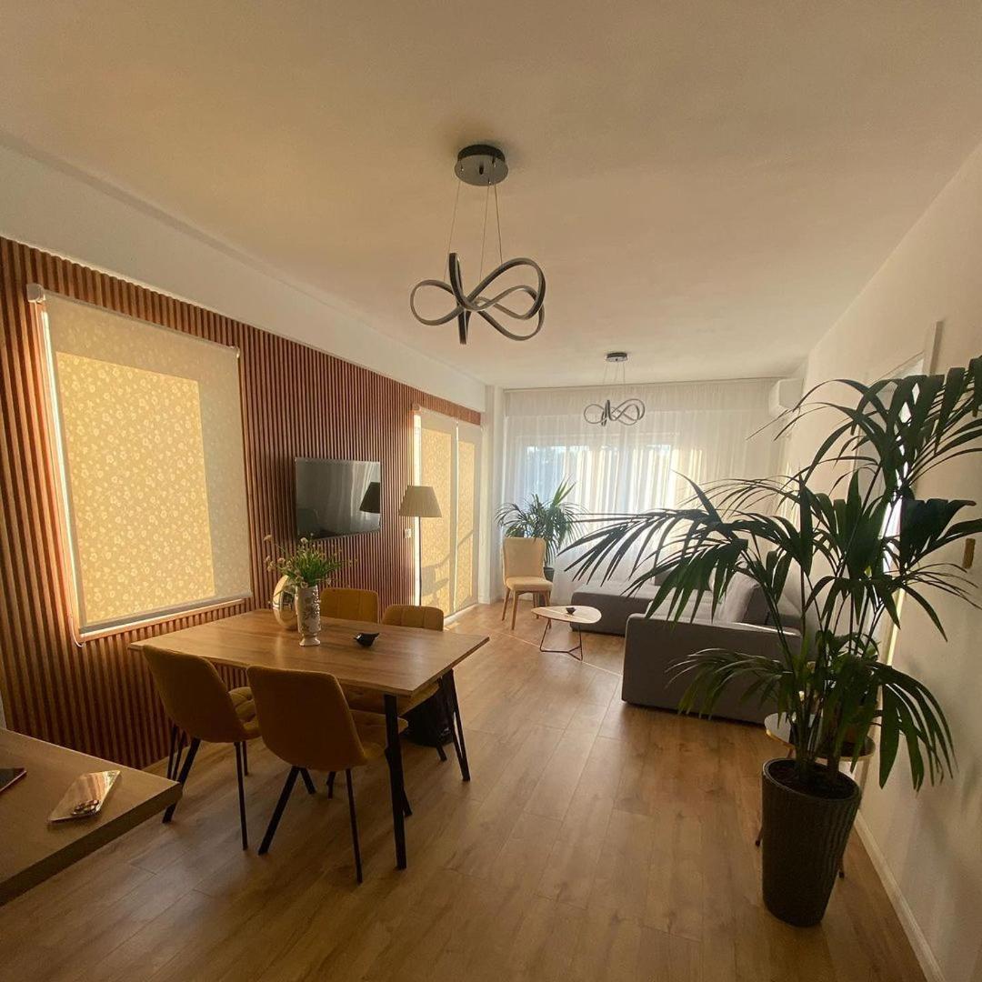 Hira Apartment