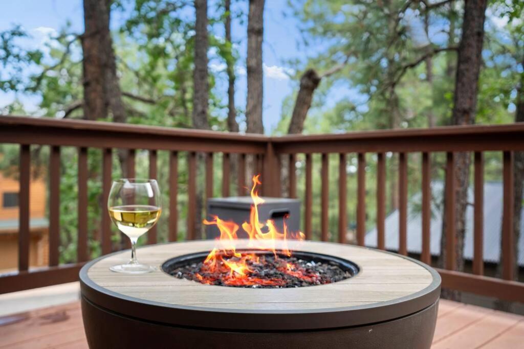 Luxury Cabin Oasis Getaway Heart of Munds Park view 2