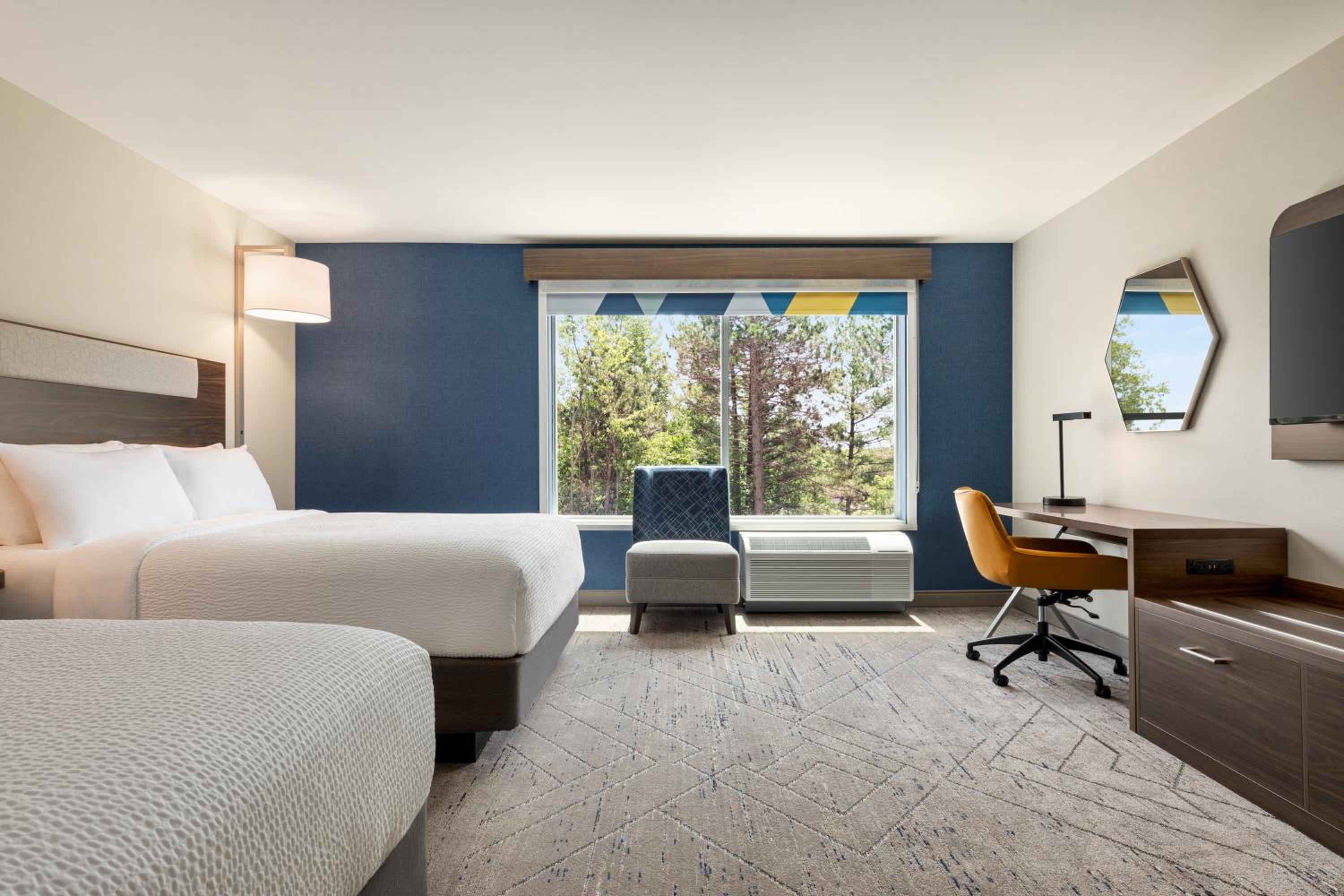 Holiday Inn Express & Suites Rhinelander by IHG view 3