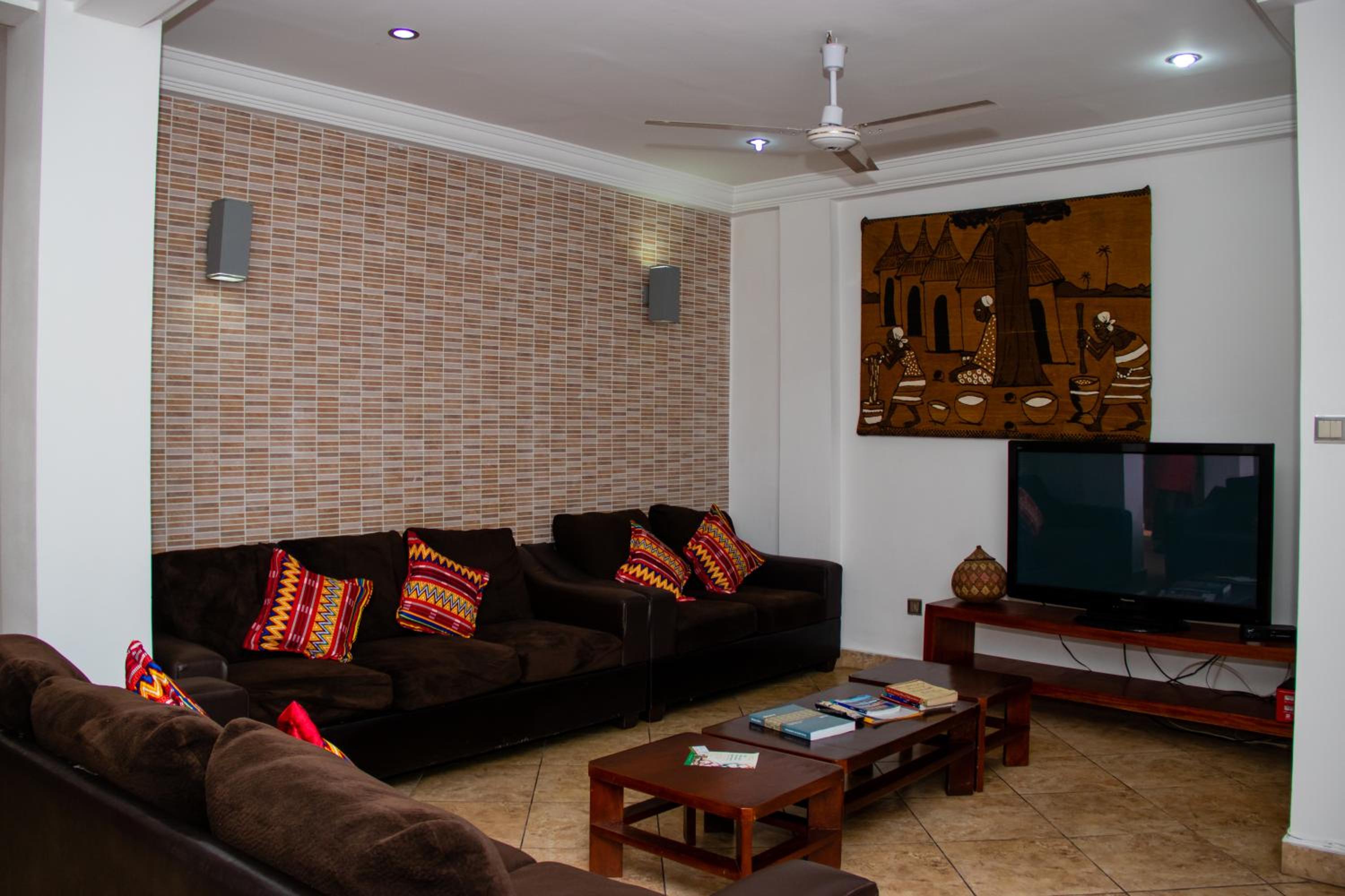 Sylla Luxor Garden Apartments
