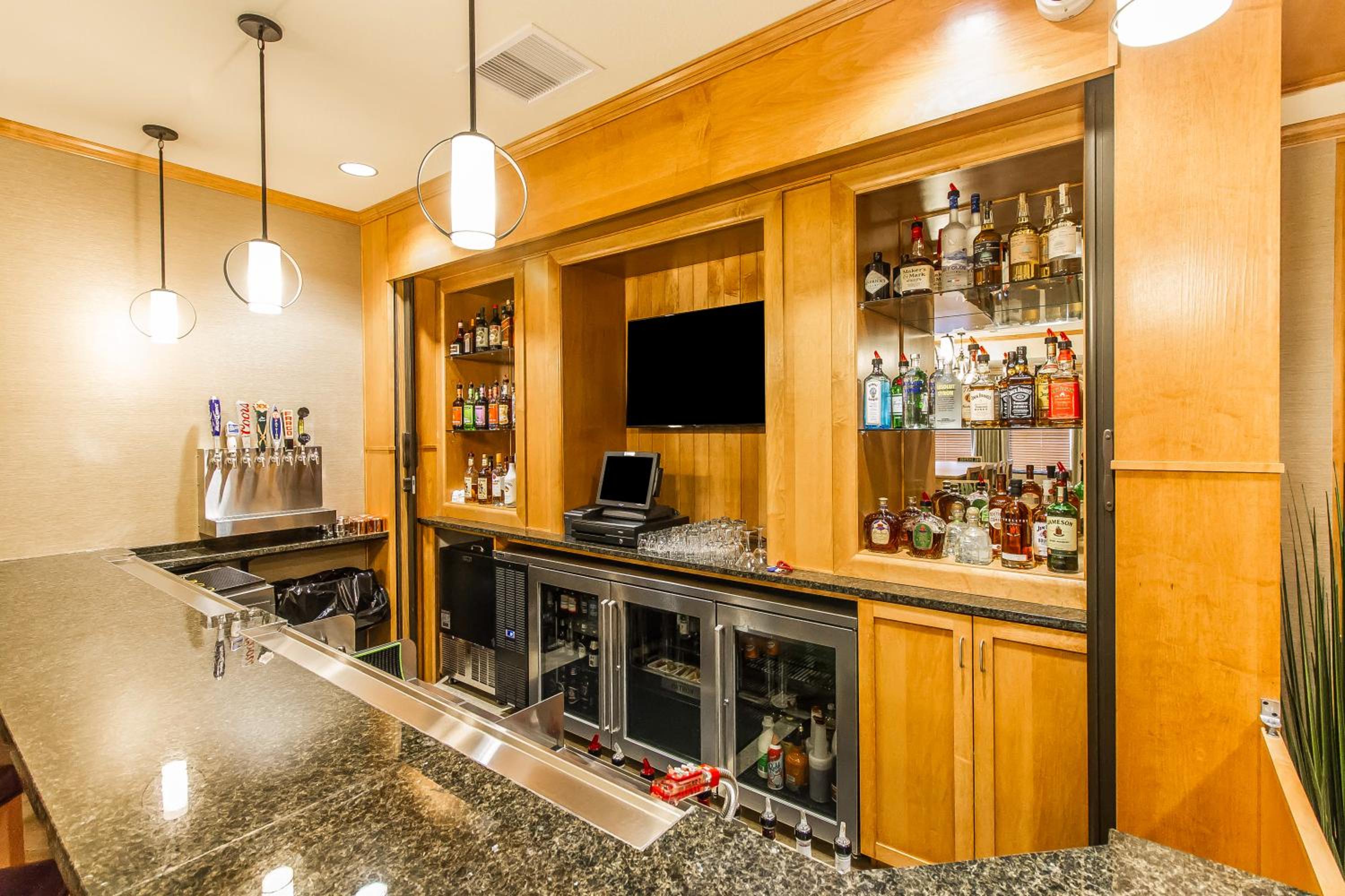 MainStay Suites Stanley, Photo 11