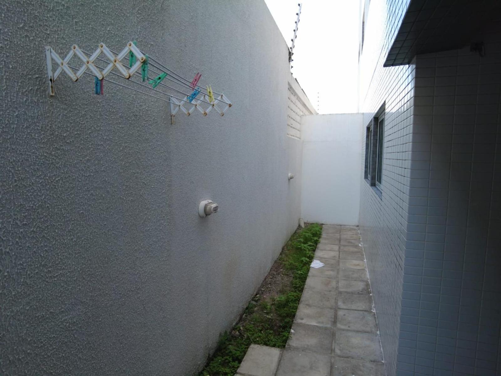 Apartamento no Bessa, bem localizado - 700 metros da praia