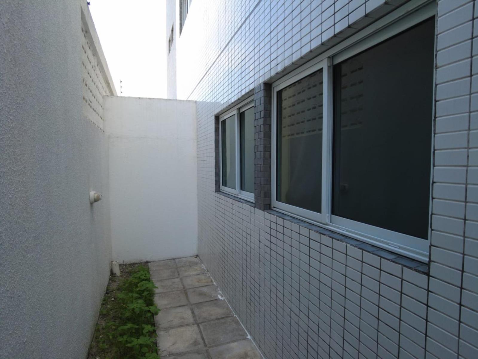 Apartamento no Bessa, bem localizado - 700 metros da praia