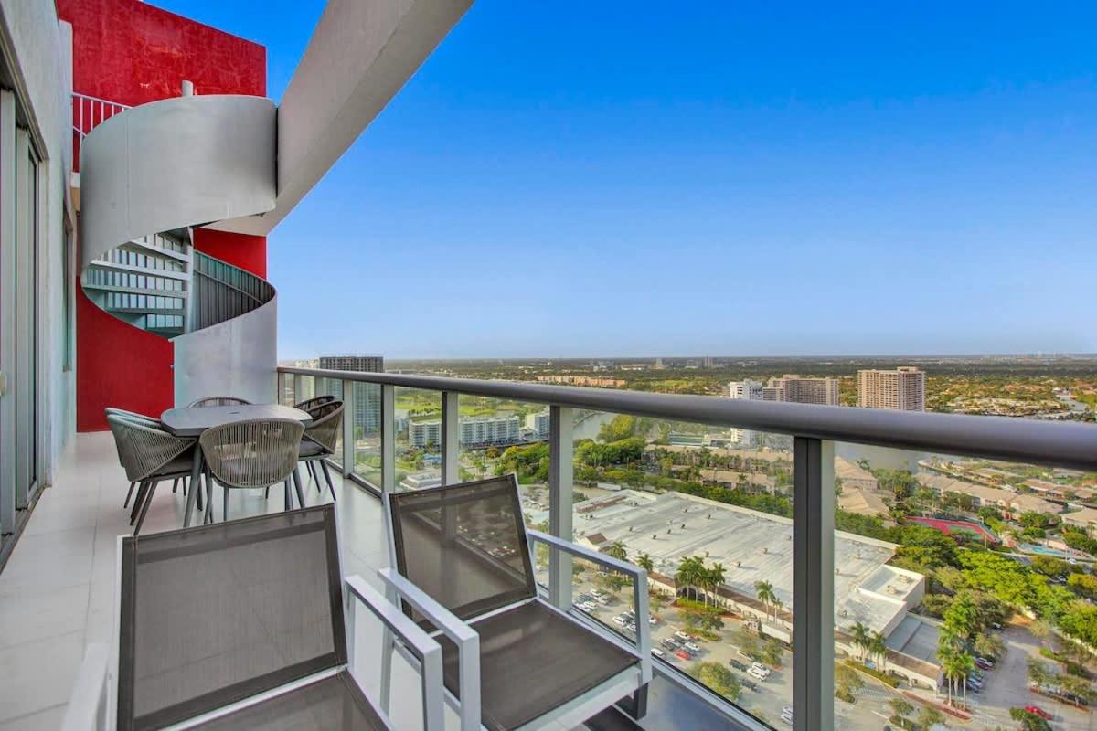 Penthouse Sky Suite - 2BDR2BTH - Private Rooftop Terrace view 5