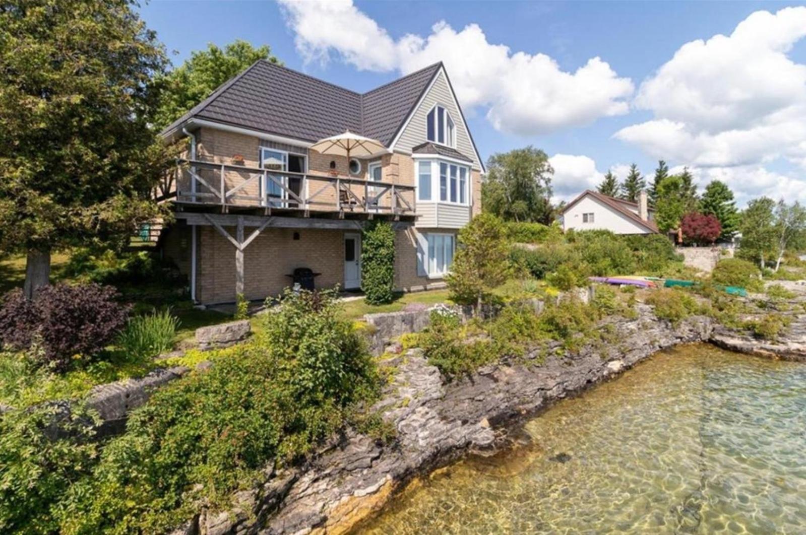 Private Waterfront Escape