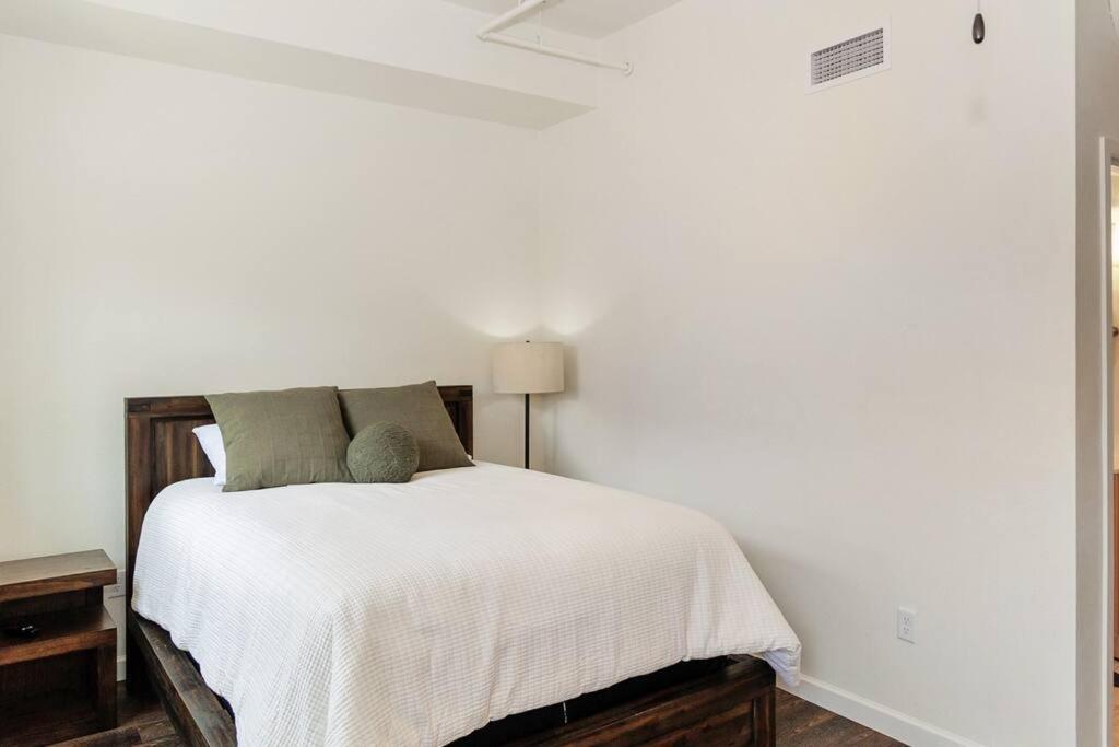 Brand New 2 BR Downtown Burlington! 302N view 3