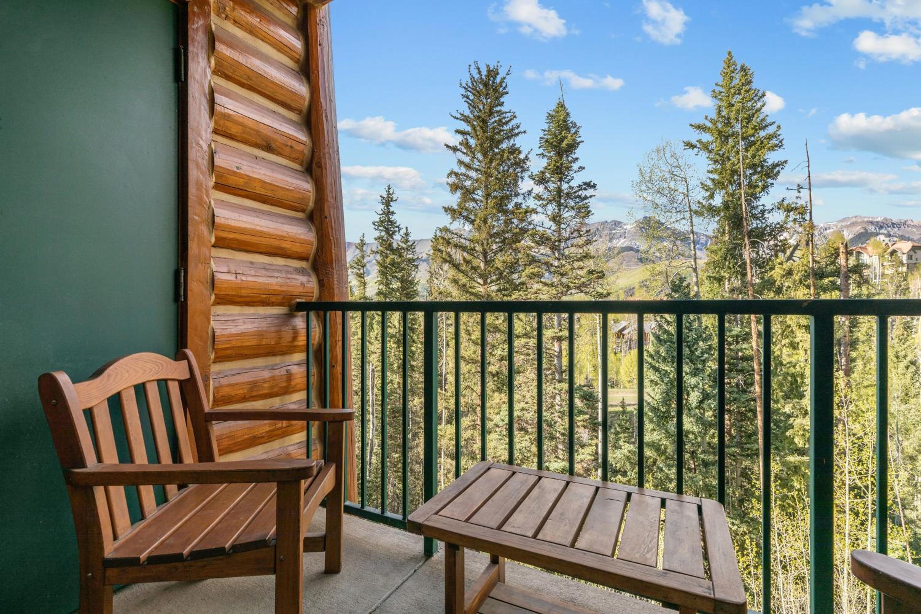 Hotel Have It All Ski in out Affordable Too - Image 1