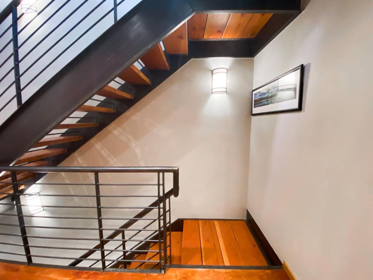 3br 3 1 2Ba Center of Everything New Listing On Our New Home view 4