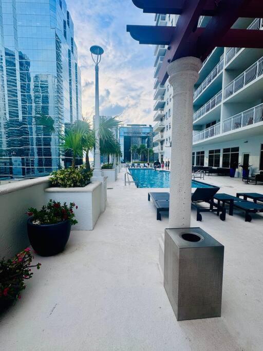 Luxury 36th Floor Suite, 2 Bedrooms & 3 Beds, 1 King, 1 Queen, Balcony w Sea View, Free Parking