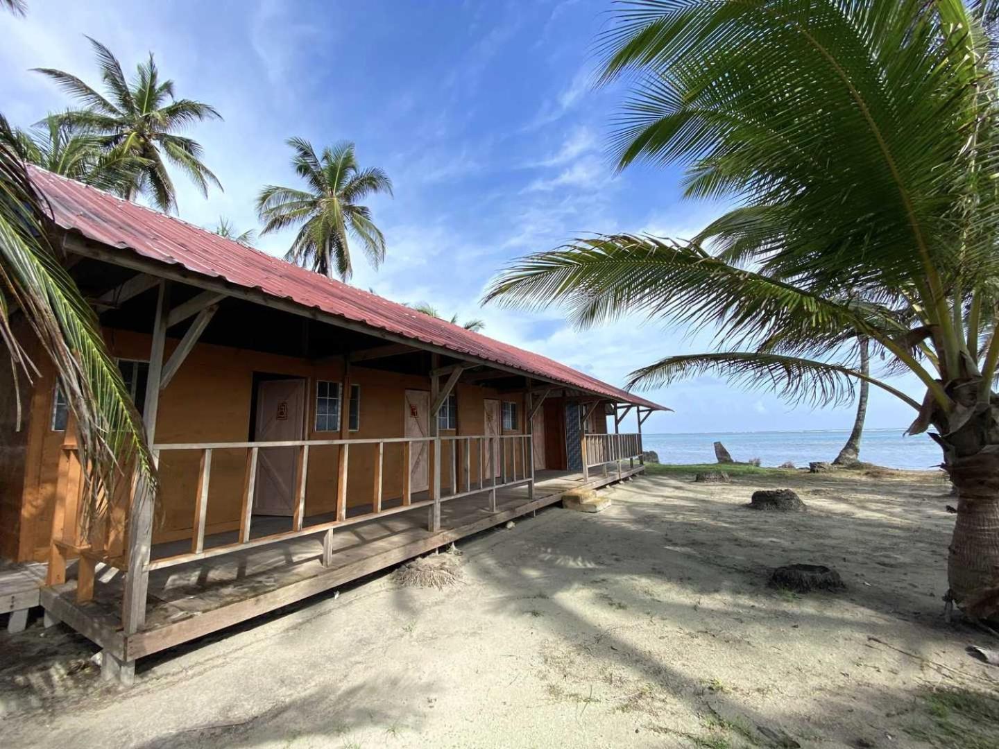 Isla Yansailadub San blas habitacion privada view 2