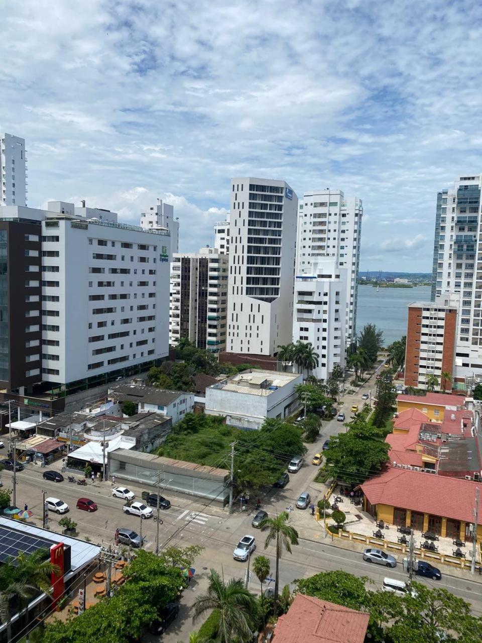 Apartamentos frente al mar en Morros City