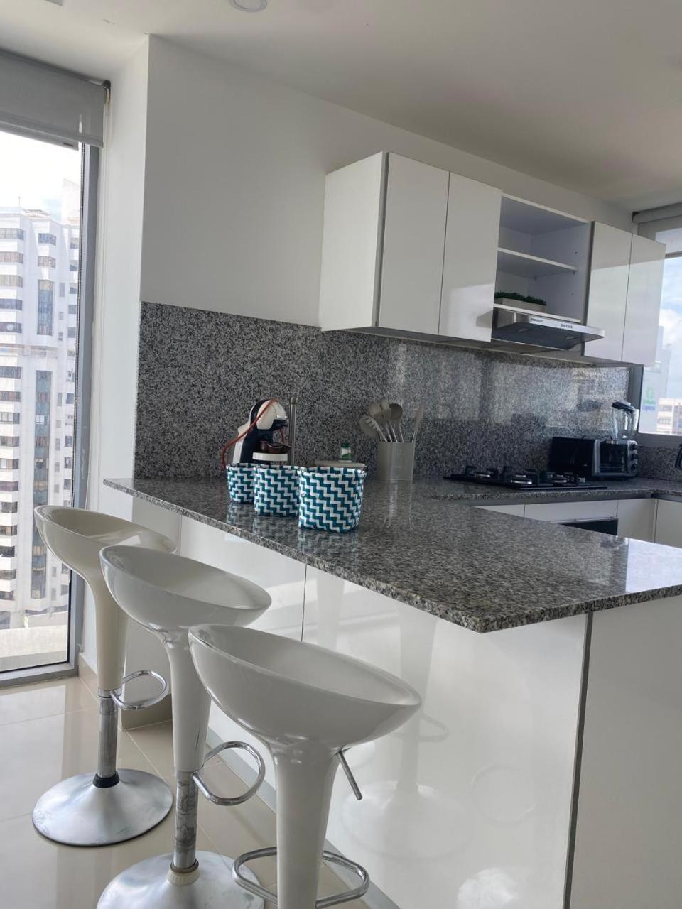 Apartamentos frente al mar en Morros City