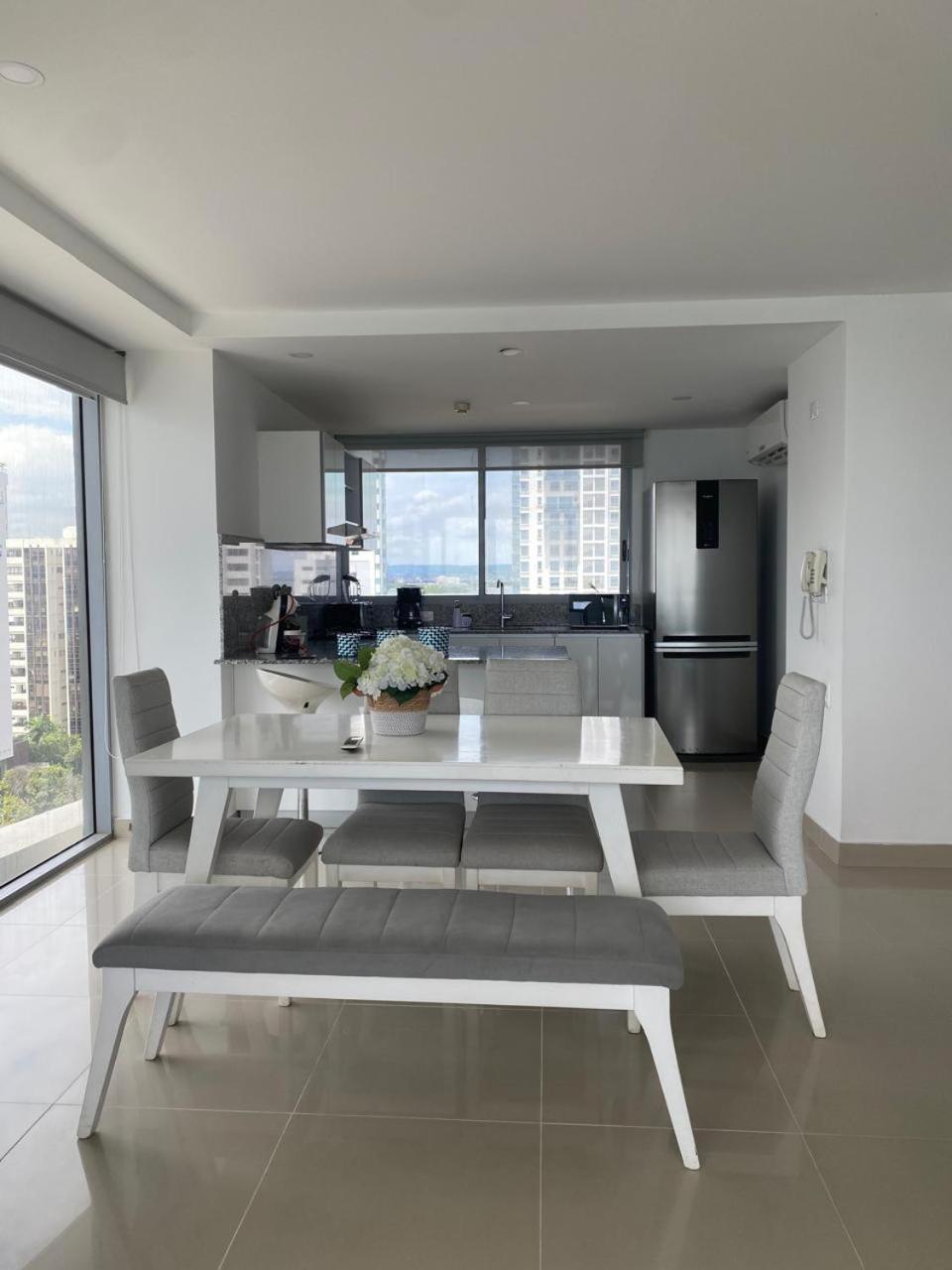 Apartamentos frente al mar en Morros City