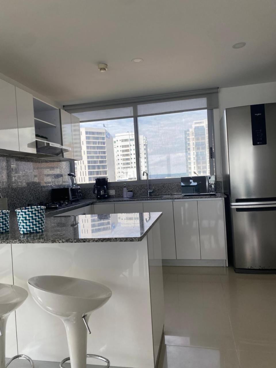 Apartamentos frente al mar en Morros City