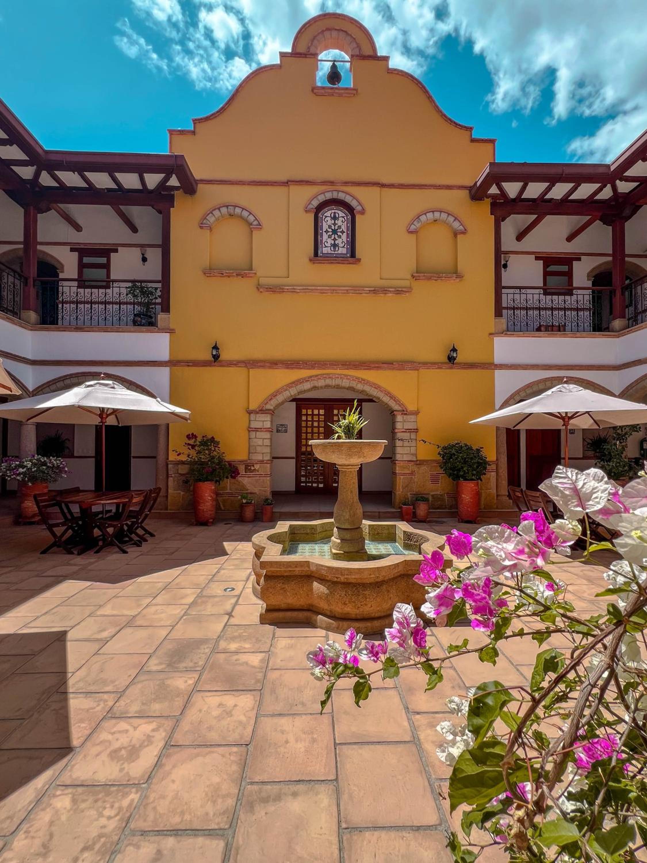 Hotel Maria Bonita Hotel - Image 1