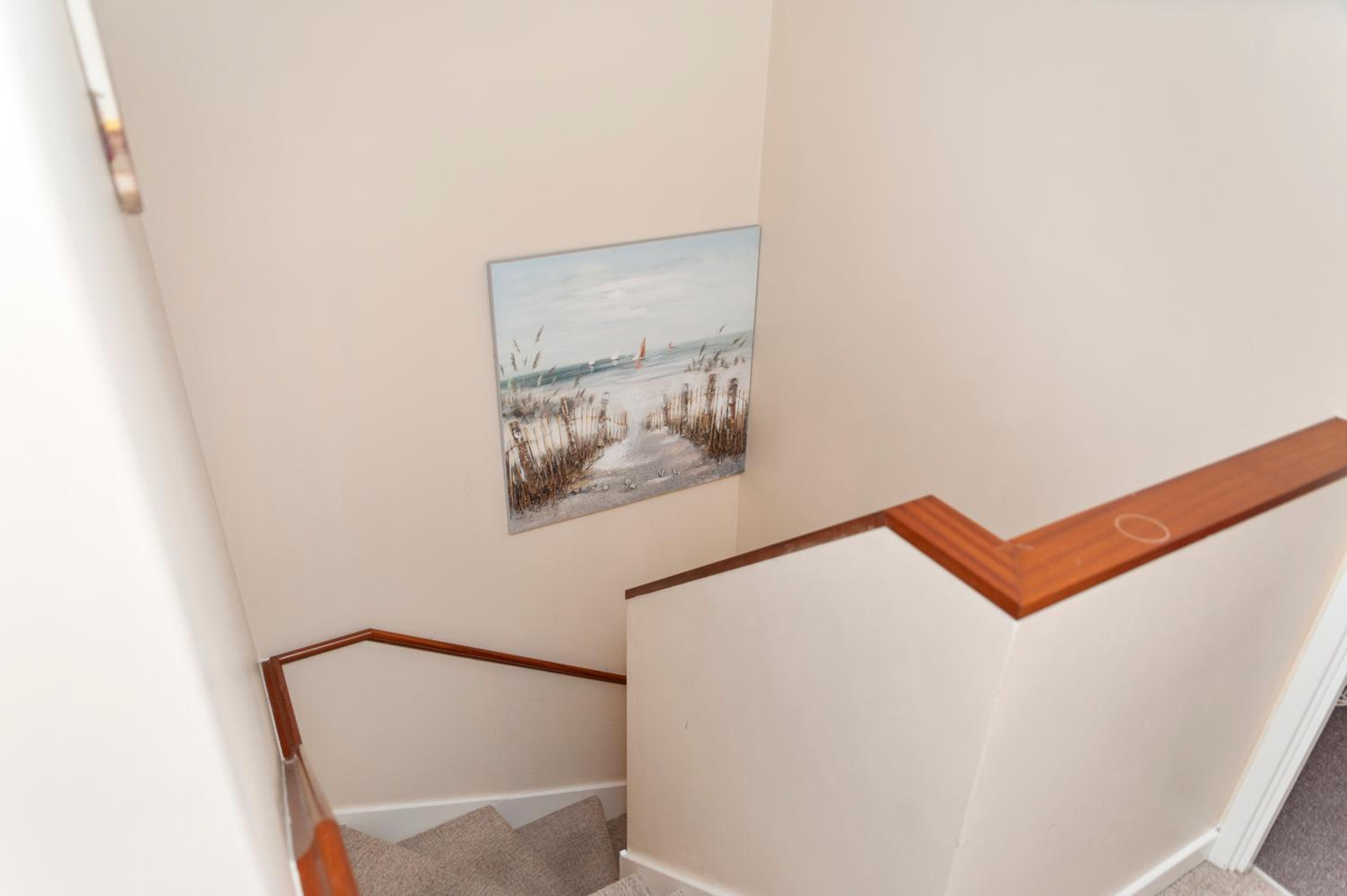 Comfy Apartment 5 min walk to Barking Station view 3