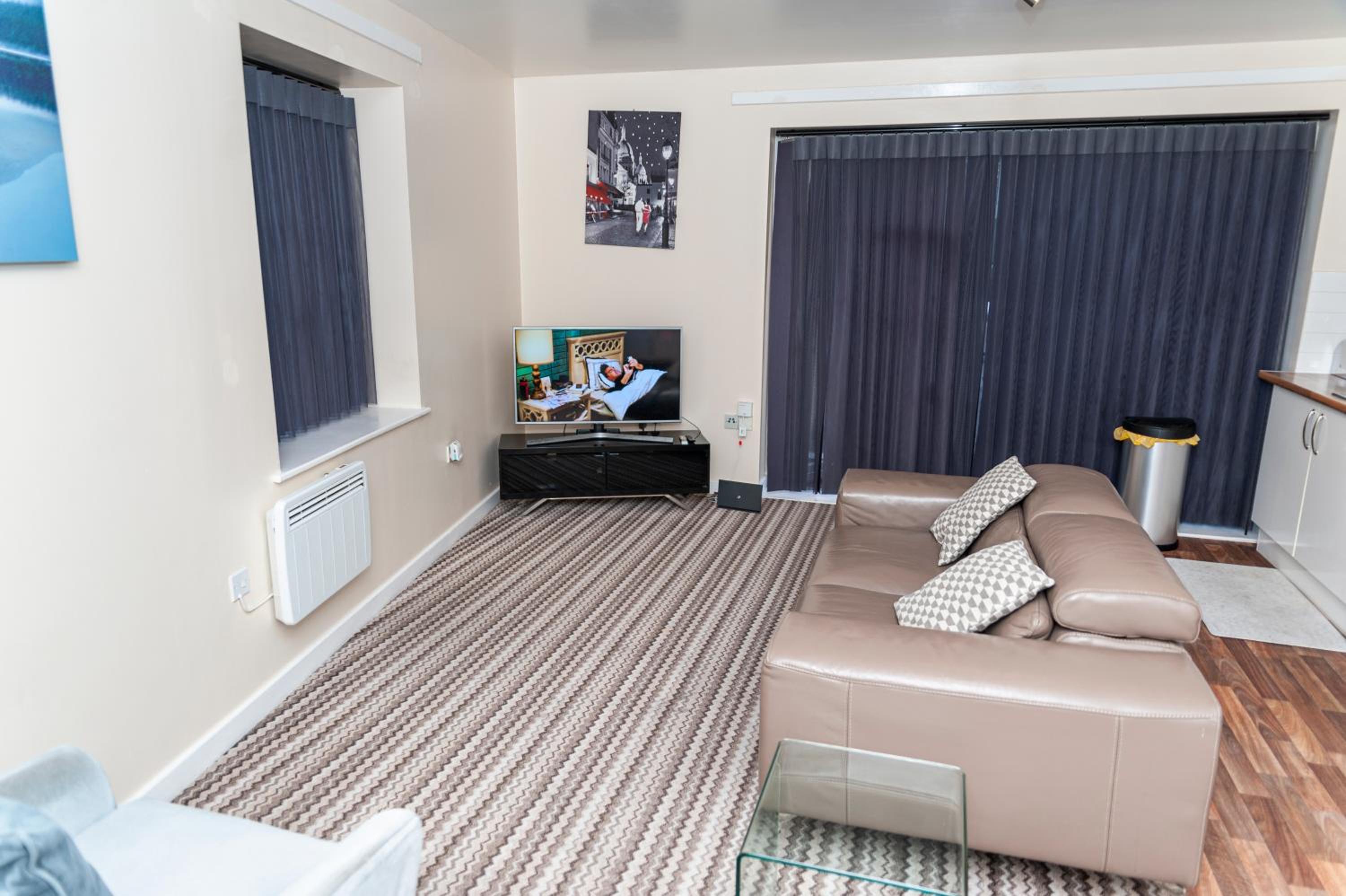Comfy Apartment 5 min walk to Barking Station view 5