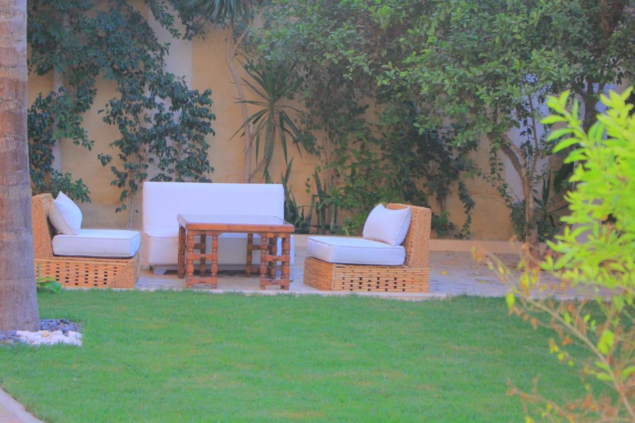 Sakkara pyramid inn hotel