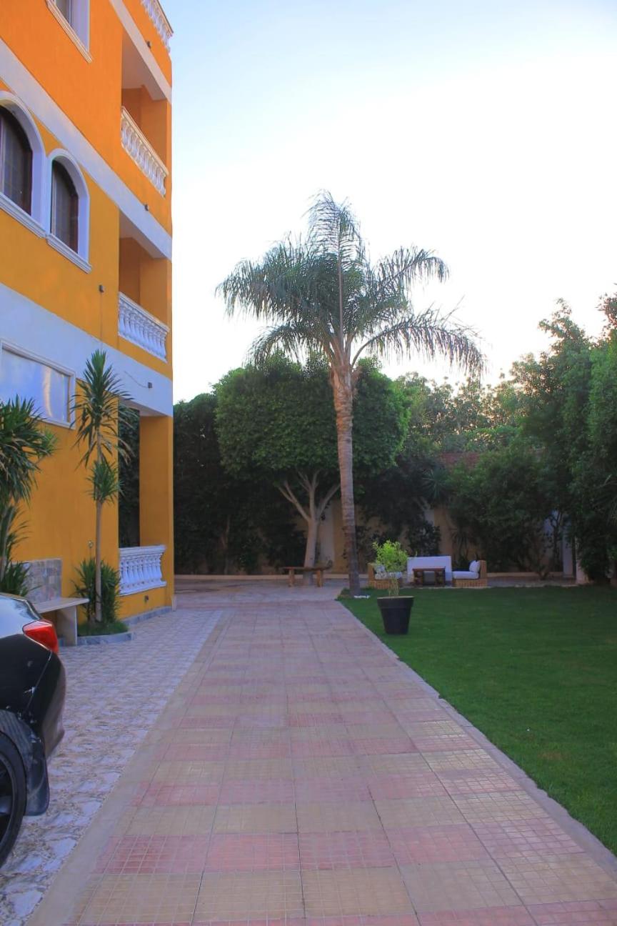 Sakkara pyramid inn hotel