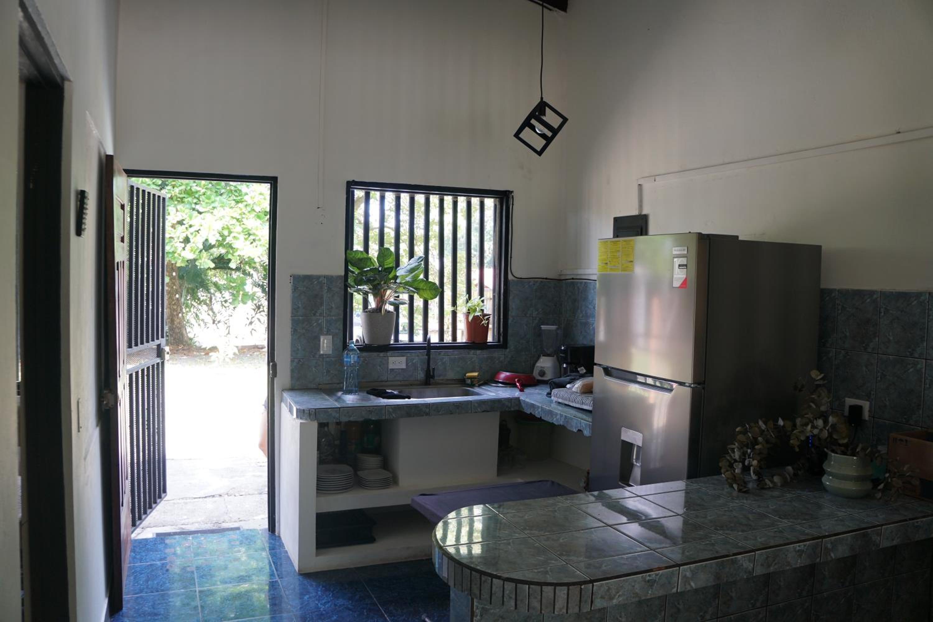 Tropical Camas Surf House