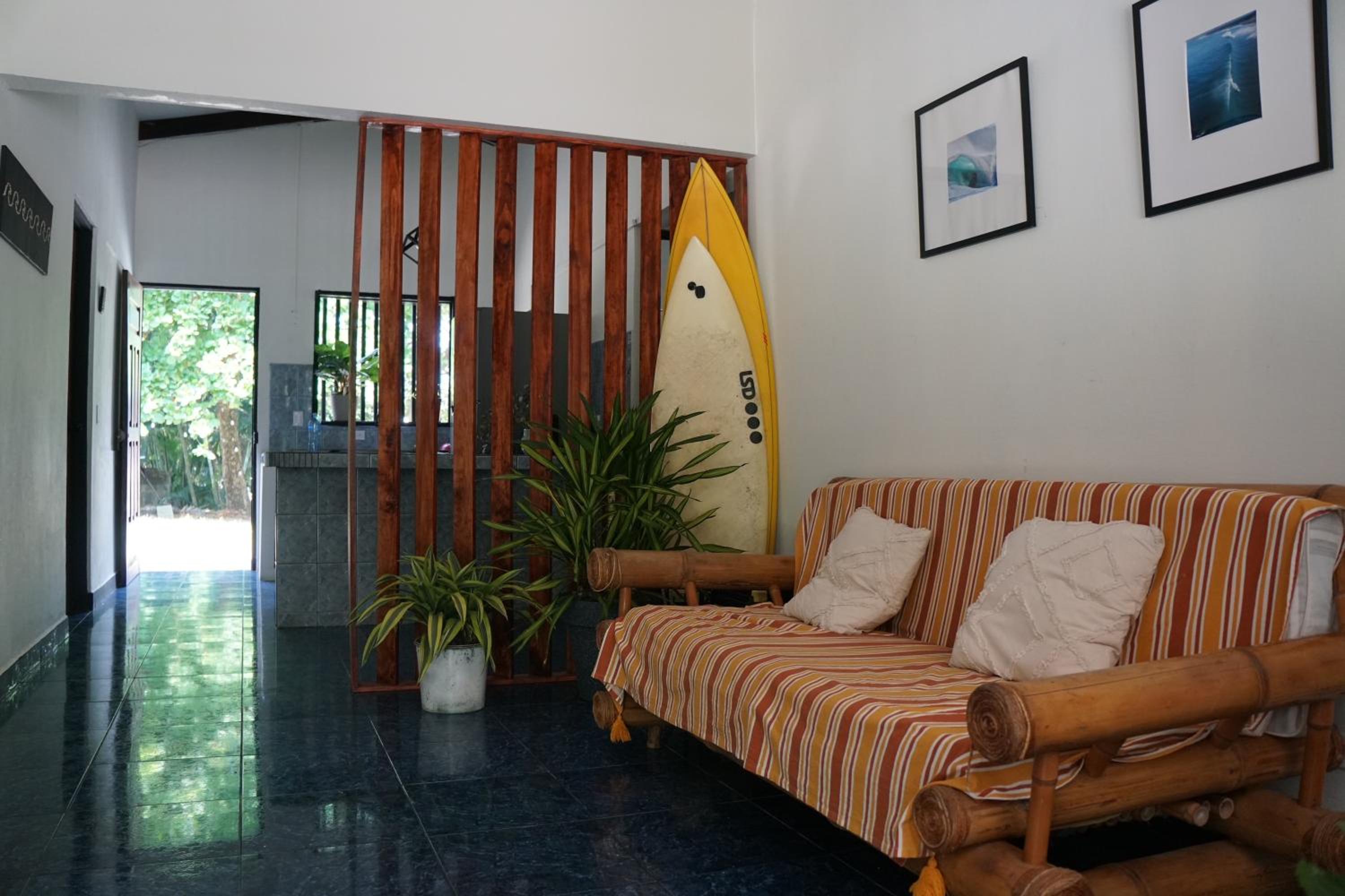 Tropical Camas Surf House