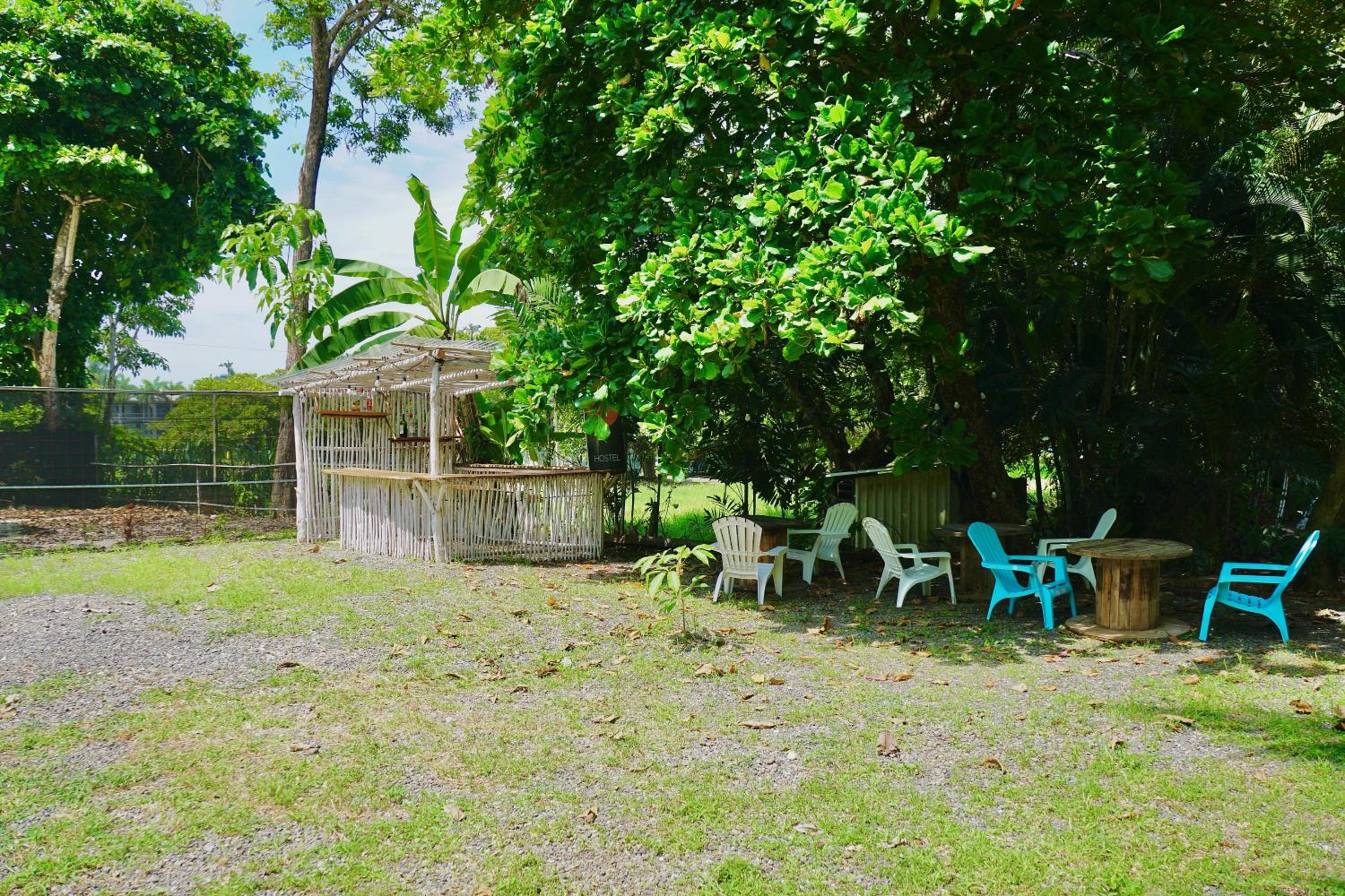 Tropical Camas Surf House