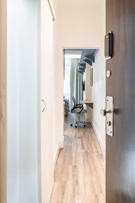 Estudio moderno e confortável a 250m da praia e metro