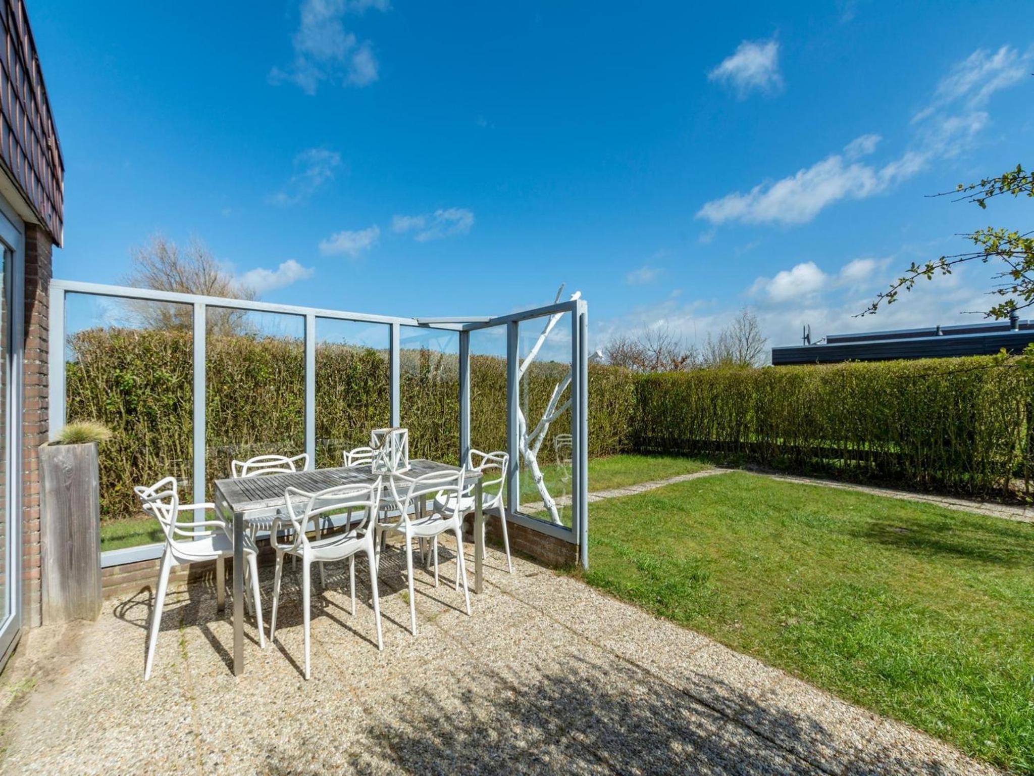 Bungalow in Callantsoog near the Beach view 3
