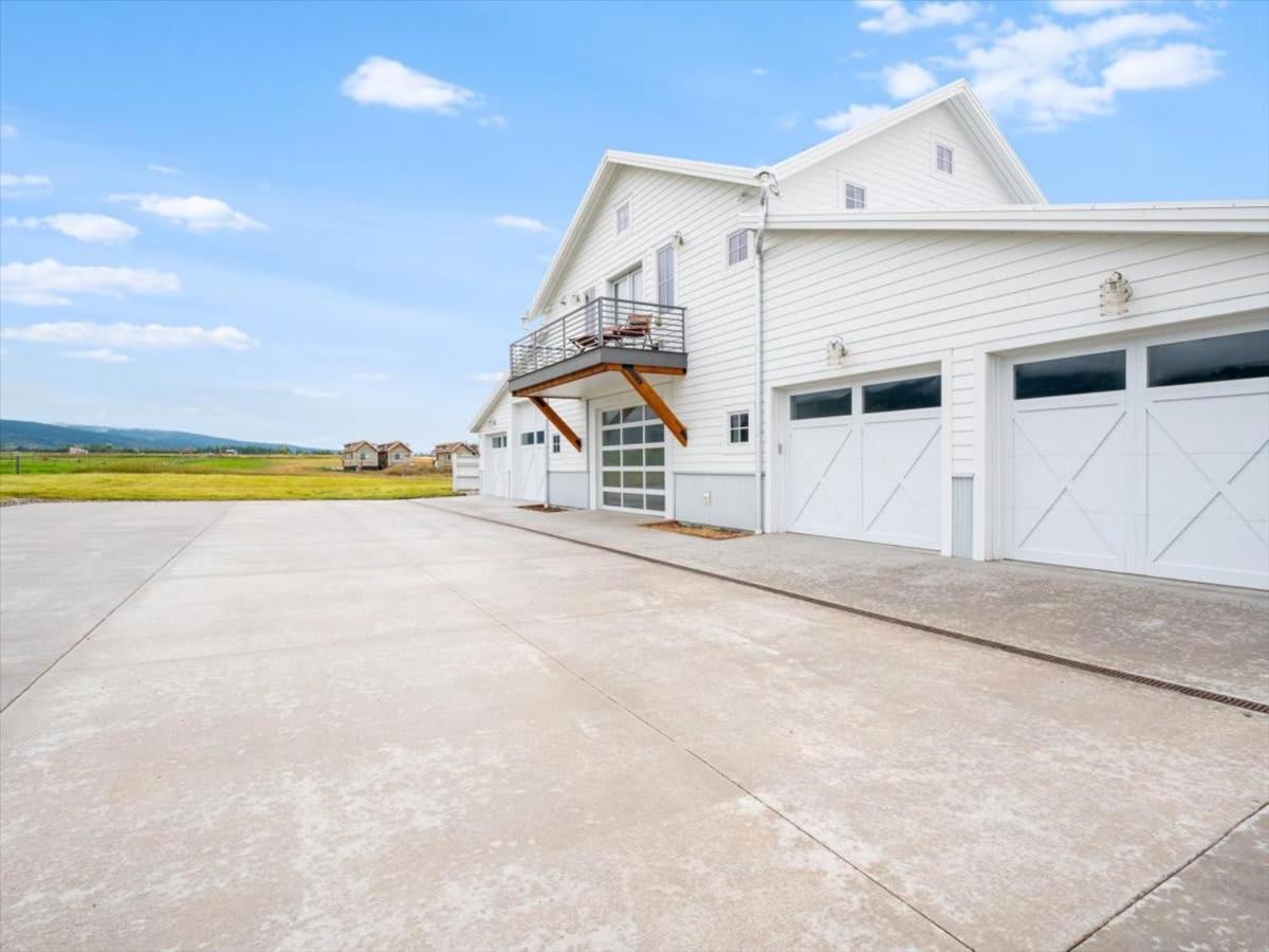 Modern Ranch Home on Private 5 Acres view 4