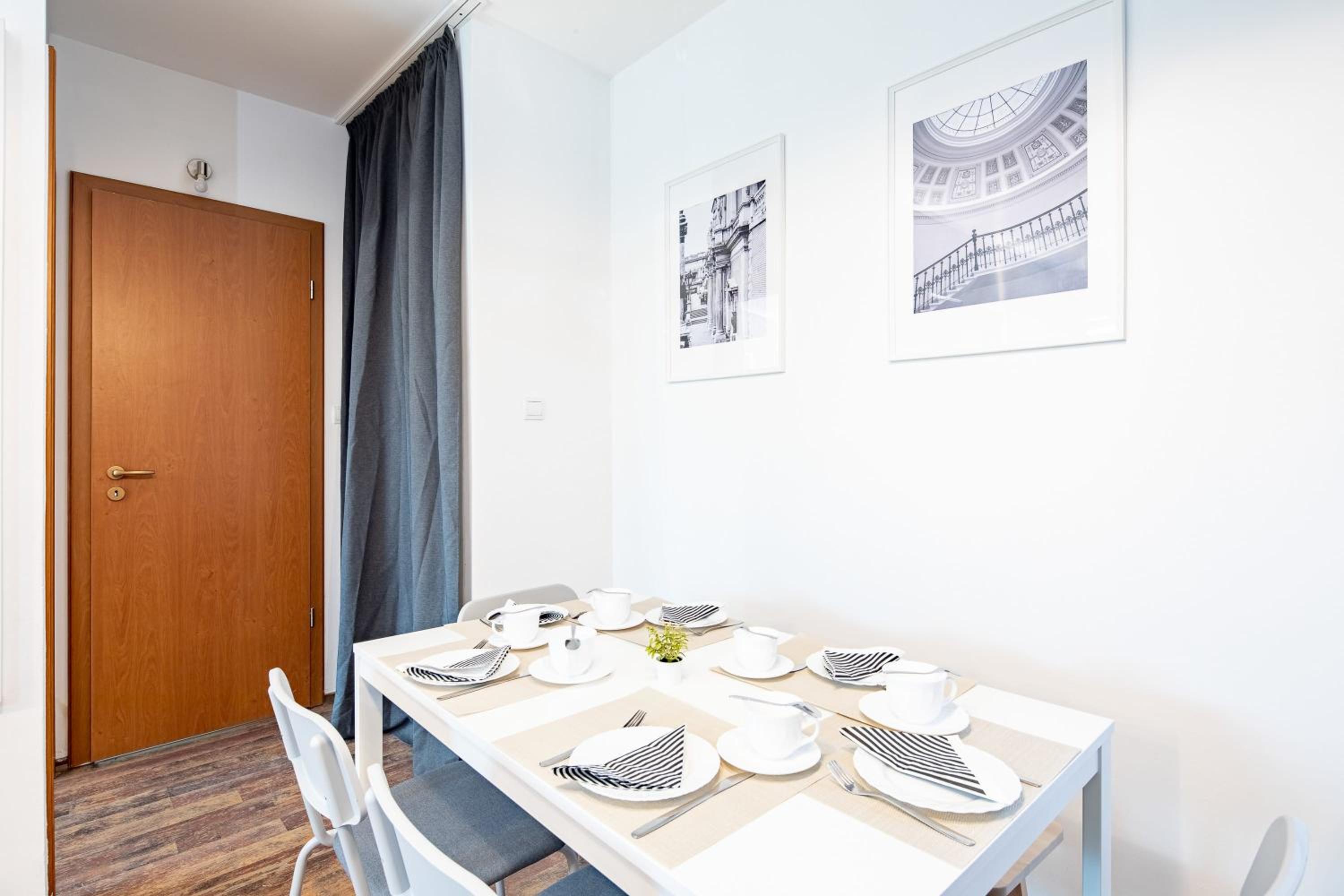 Central - Spacious - Green - Modern view 5