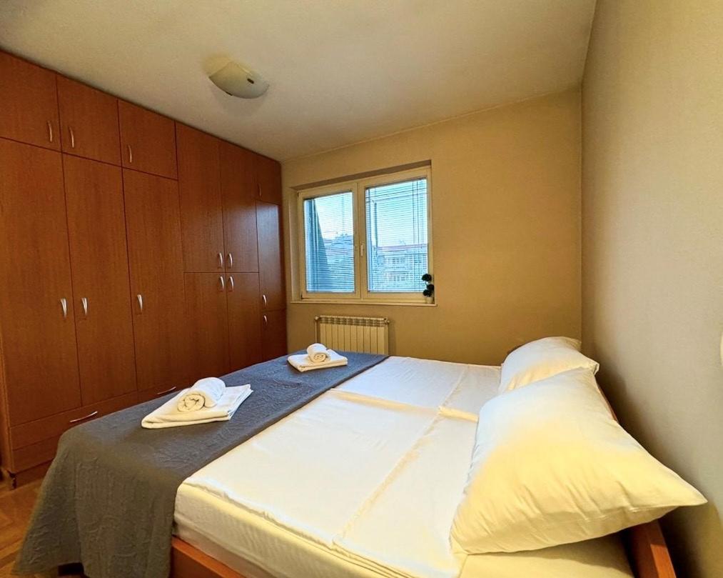 Mito's Apartments - Heart of Skopje with Free Parking view 2