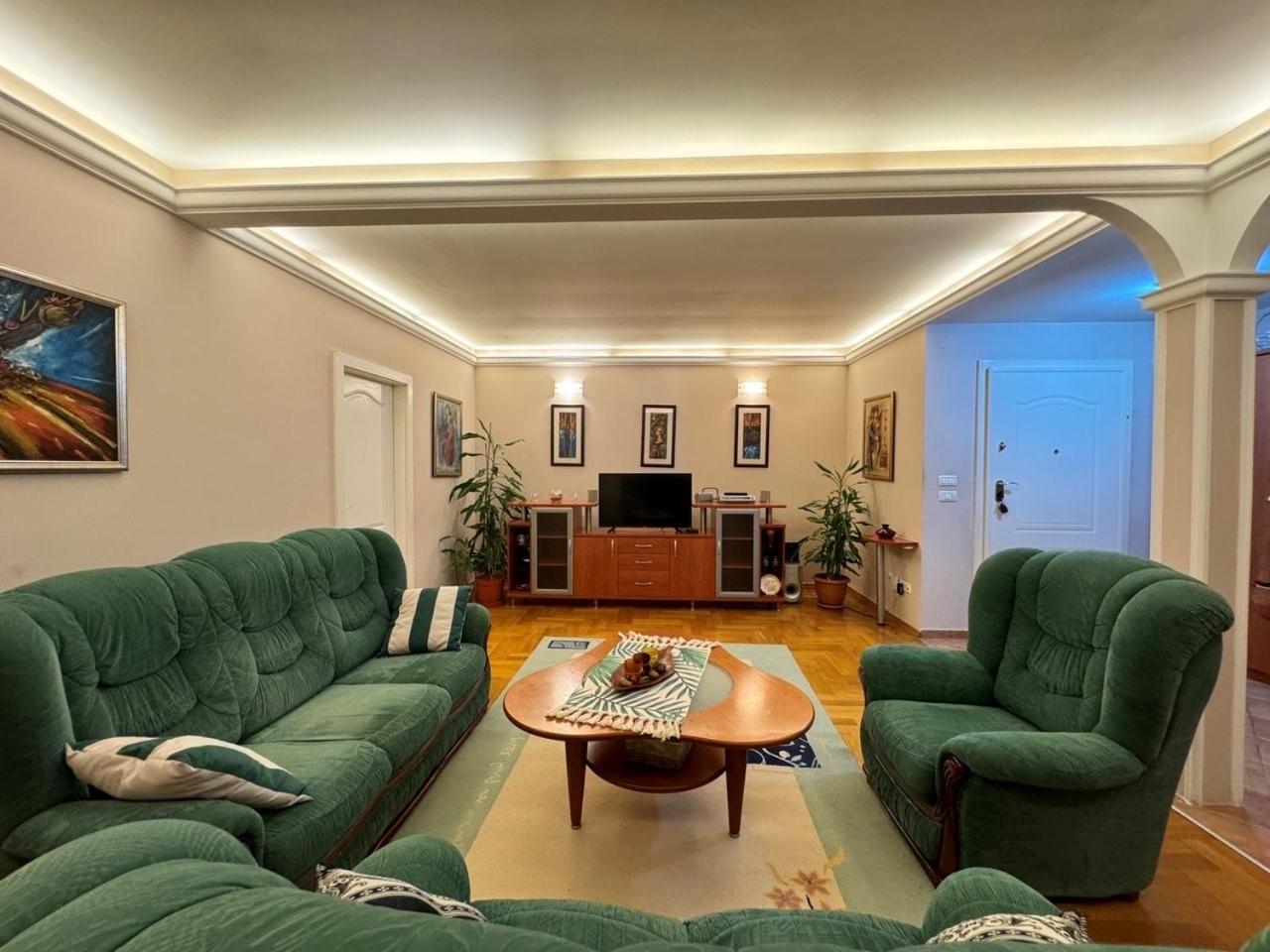 Mito's Apartments - Heart of Skopje with Free Parking view 3