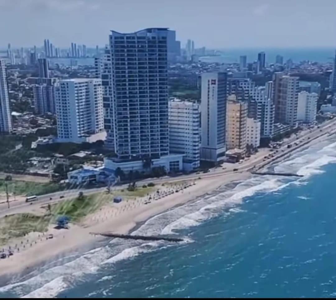 Apto Moderno Frente Al Mar Hermosas Vistas- A 7 Minutos del Centro Histórico y del Aeropuerto Internacional