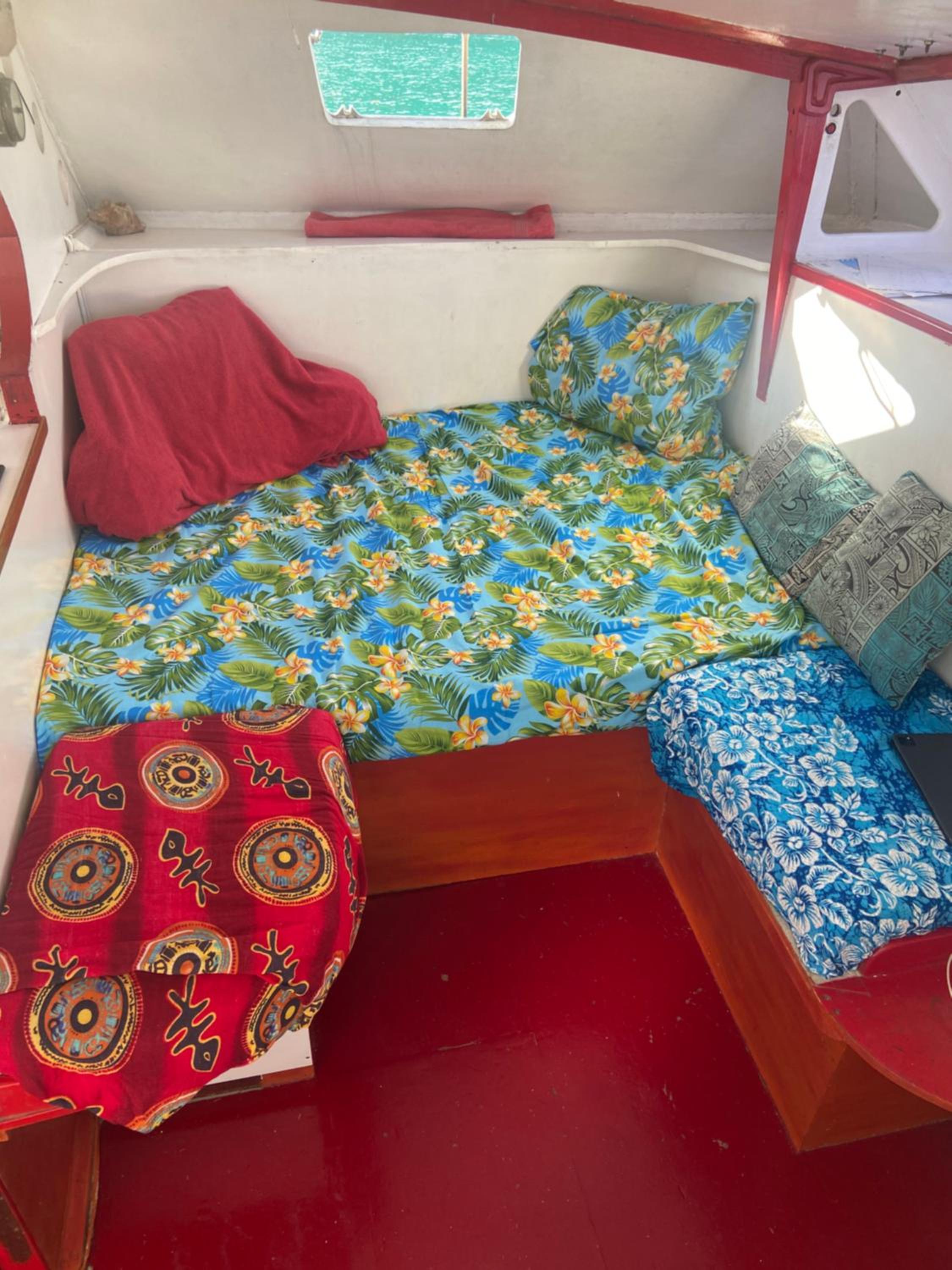 Catamaran AMAYA