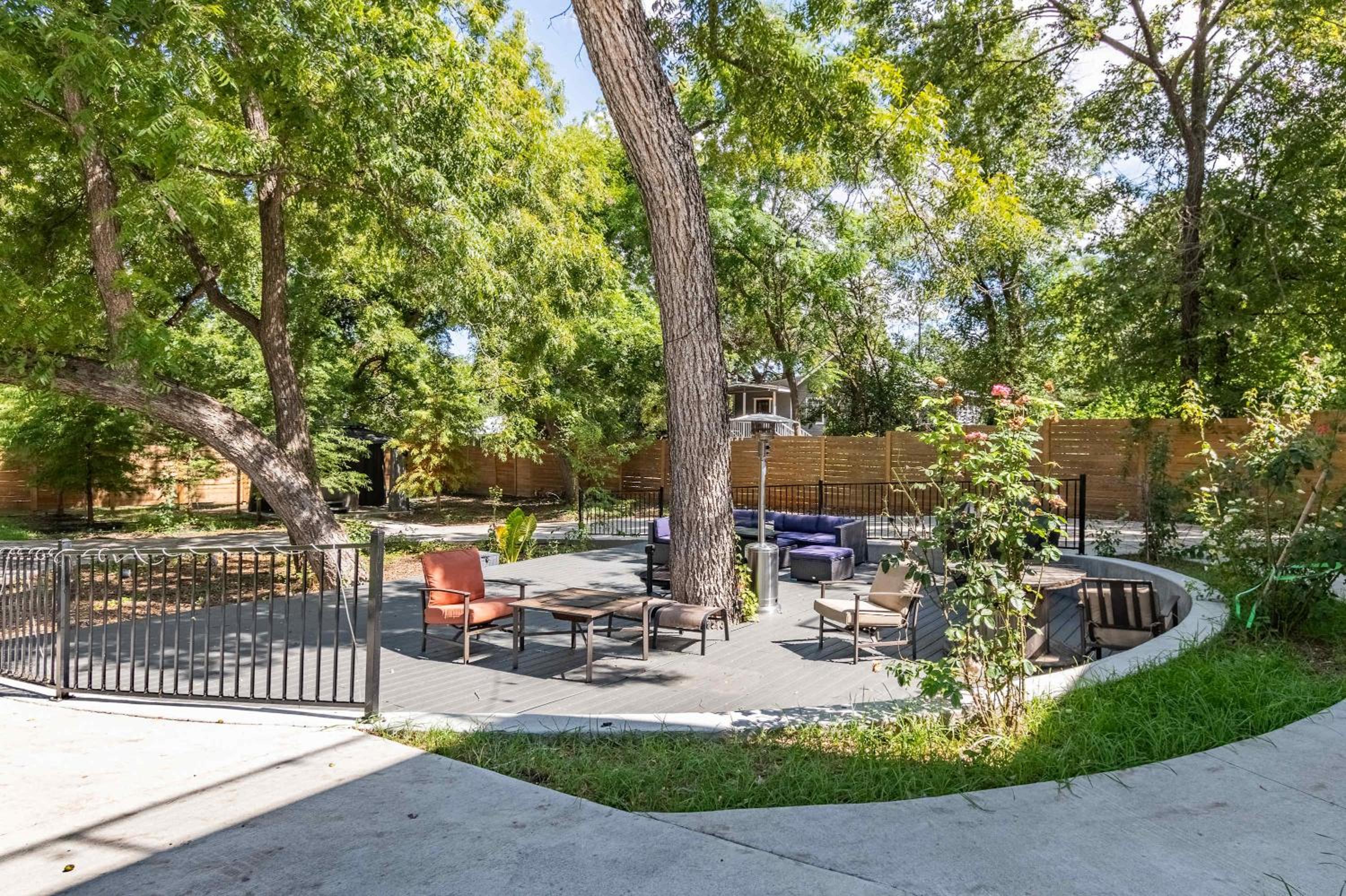 Upstay - Eastside Home w LRG Patio - Rooftop Deck view 3