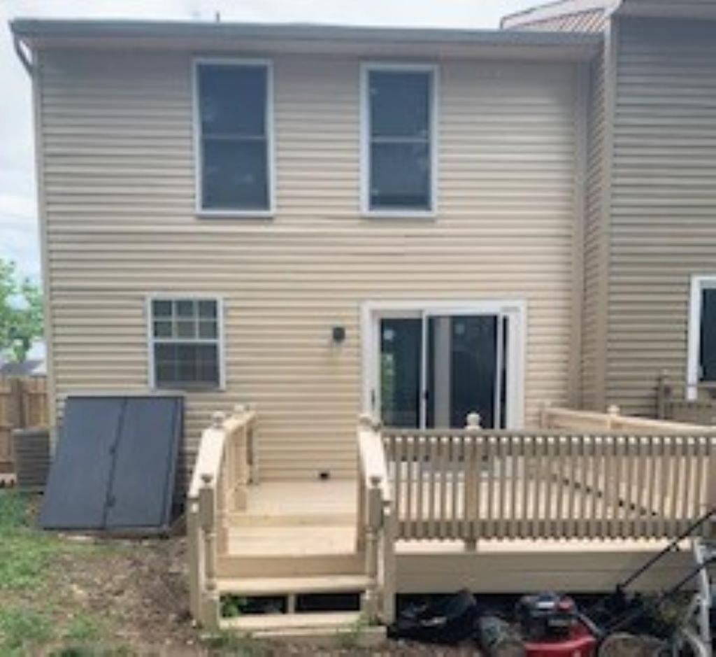 Newly Renovated Cozy 3 Bedroom 2 Bath Townhome Close to Commanders Stadium and 4 Metro Stations view 2