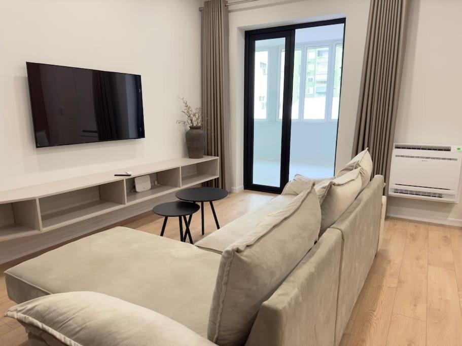 Modern meets Comfort 2 Br Apartment in central Bllok