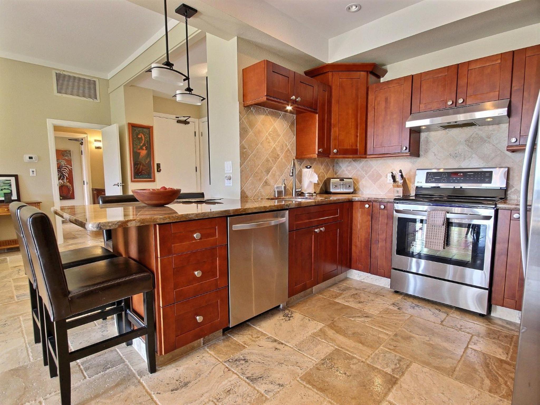 KBM Resorts: Kapalua Golf Villa KGV-19P3 Remodeled with Ocean Views Includes Rental Car