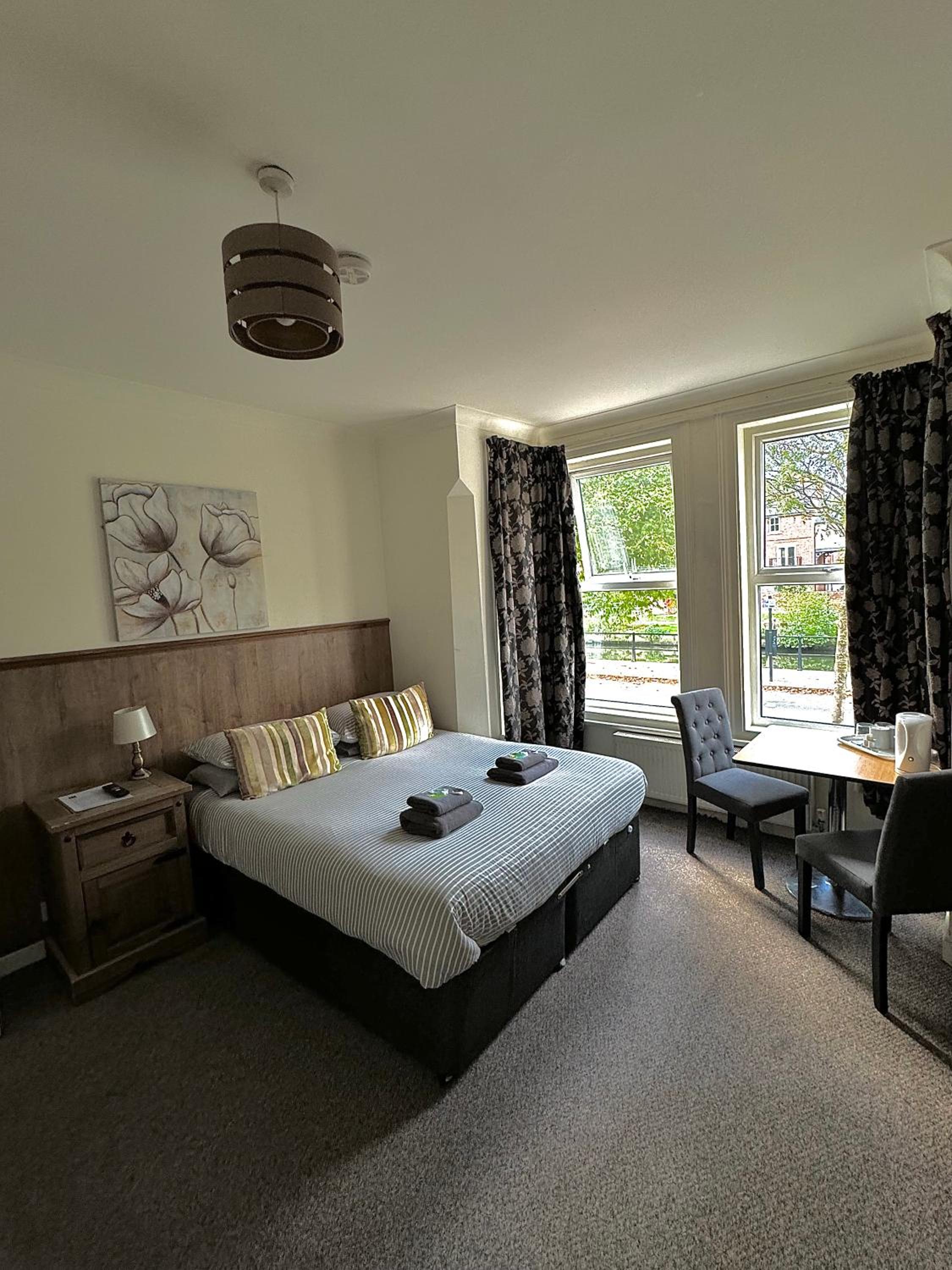 Riverside Hotel