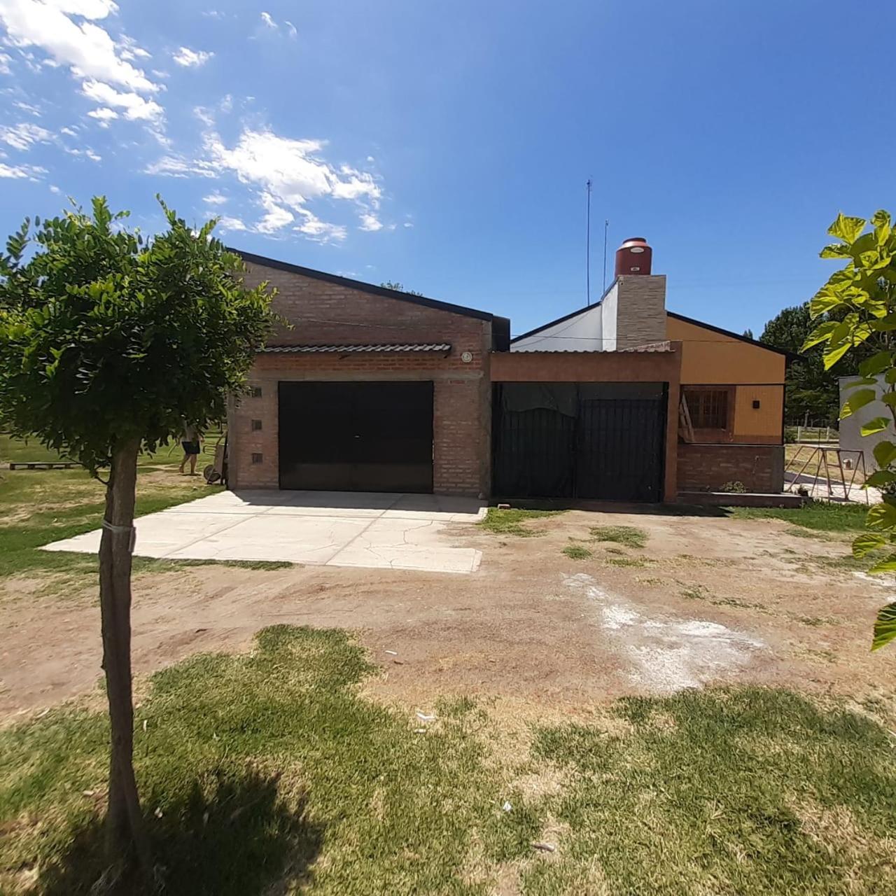 Casa De Campo Con Enorme Terreno