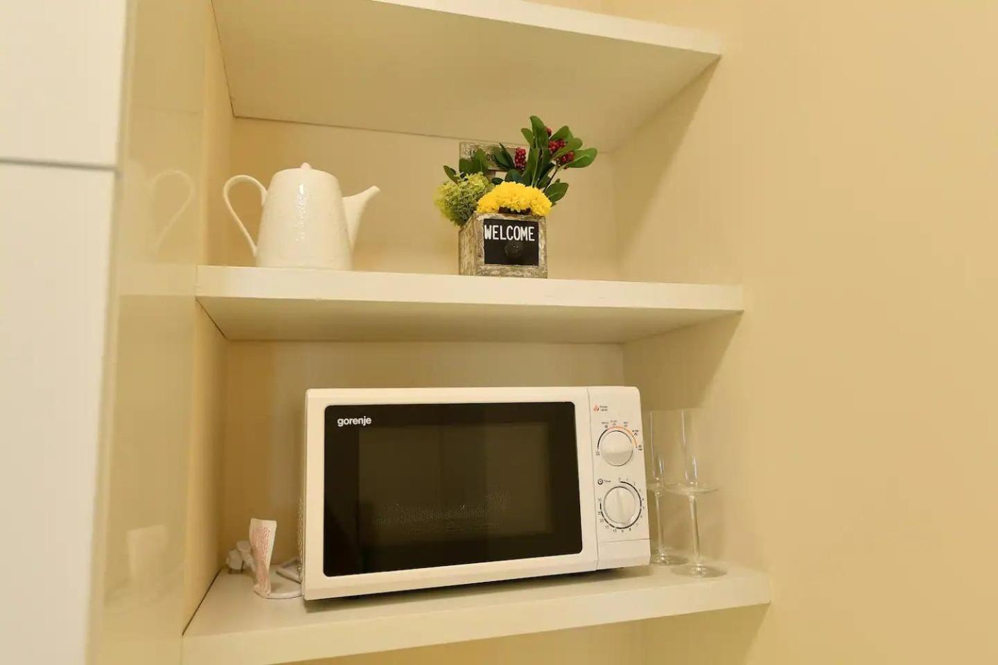 Prime City Center Apartment - Walk to All Attractions view 4