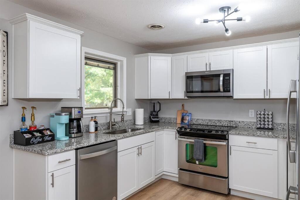 Sweet Magnolia - Newly Remodeled Ranch